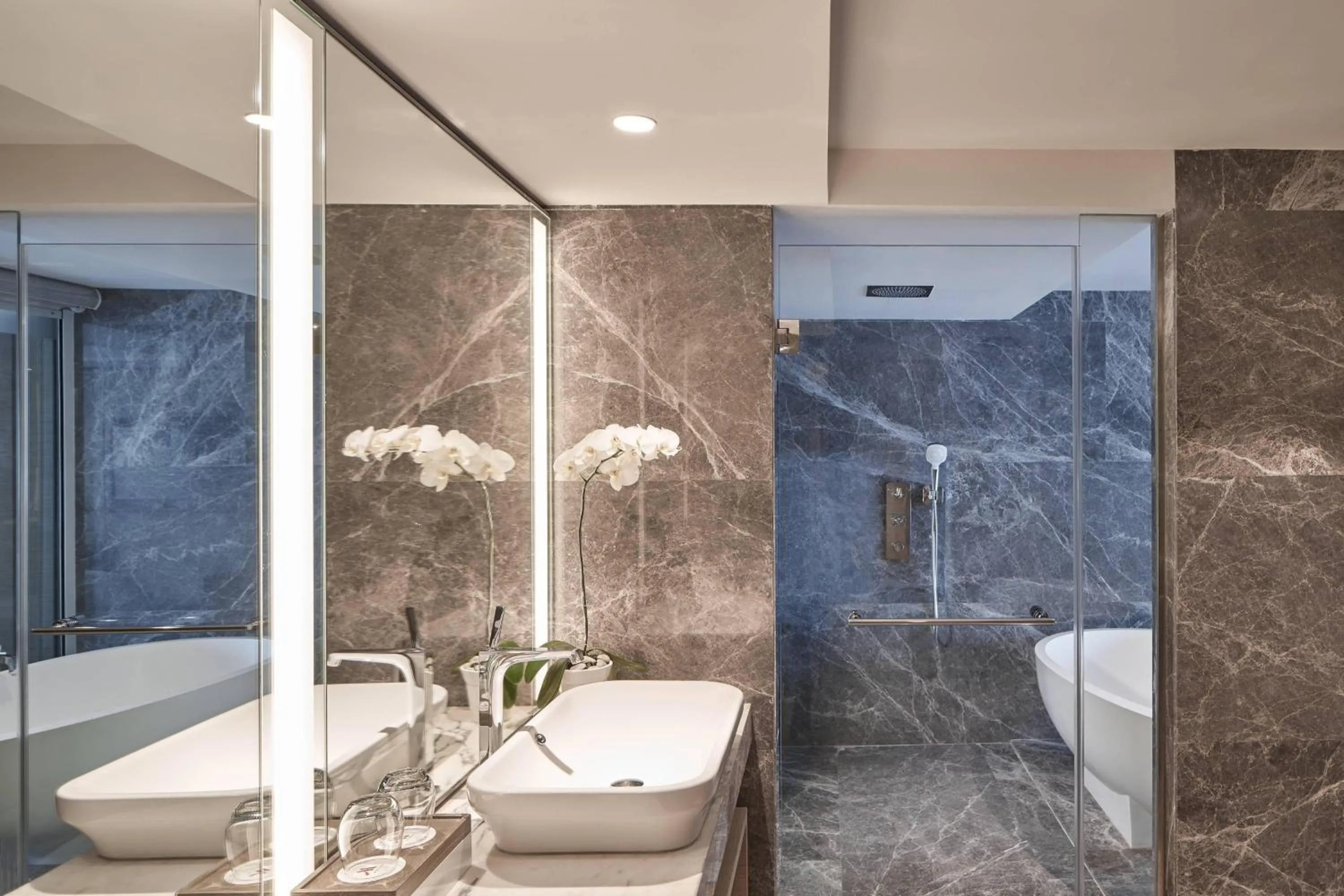 Bathroom in Yogyakarta Marriott Hotel