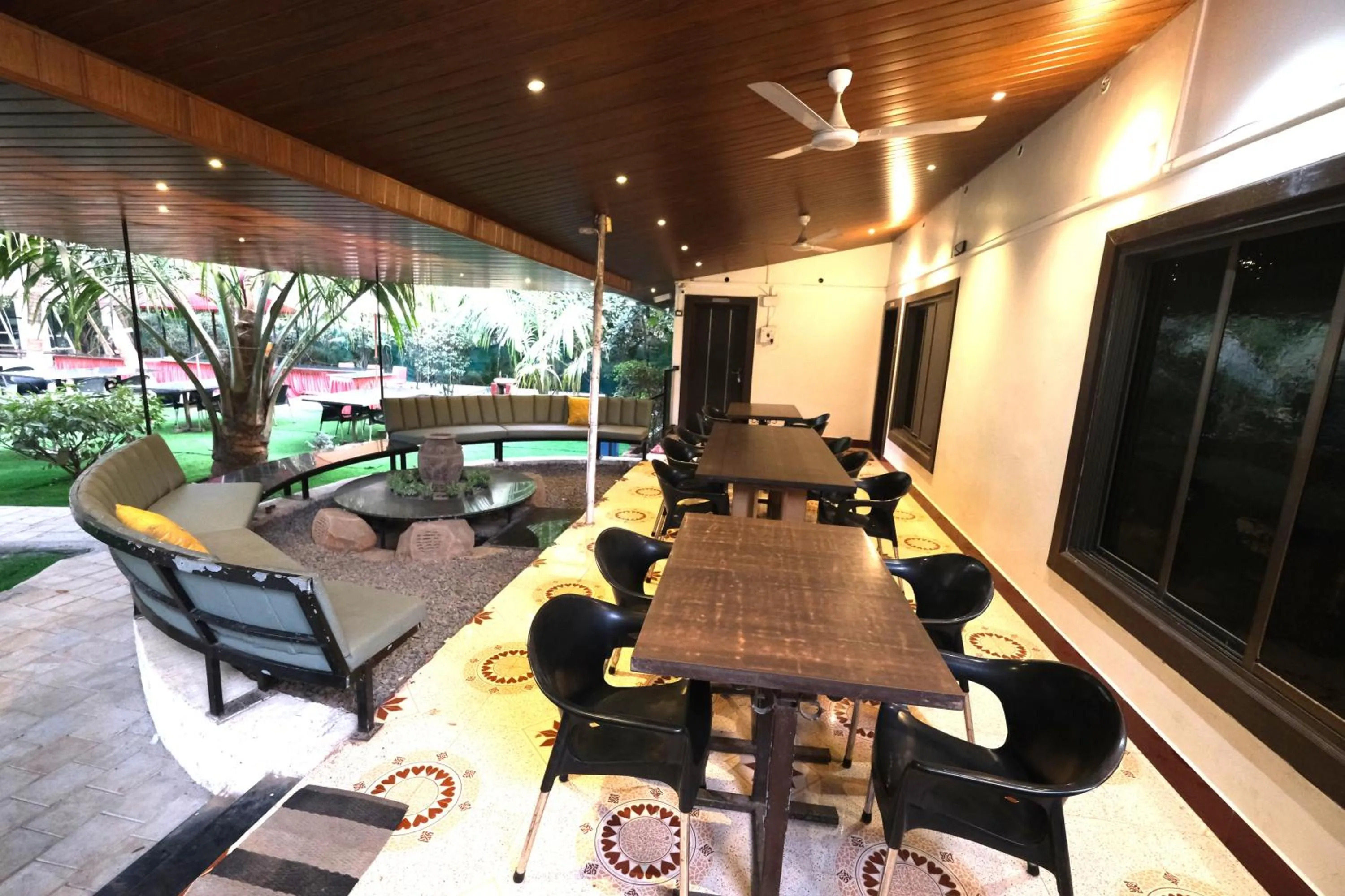 Restaurant/places to eat in Sanidhya Beach Resort & Spa