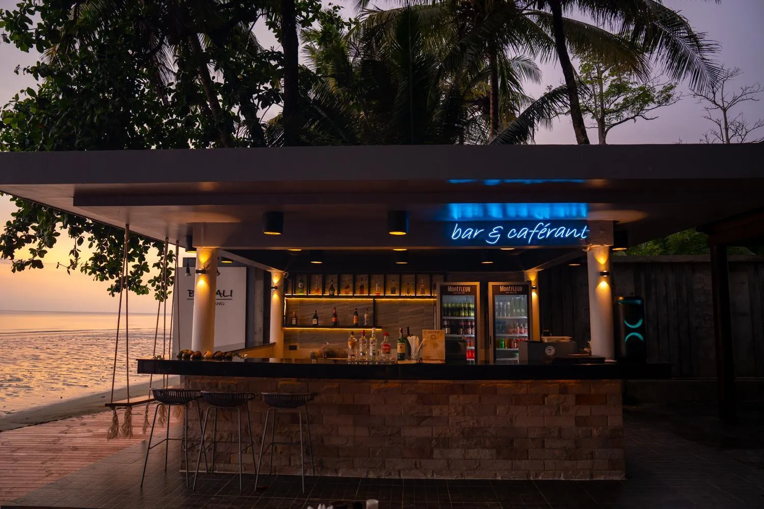 Restaurant/places to eat in Barali Beach Resort Koh Chang