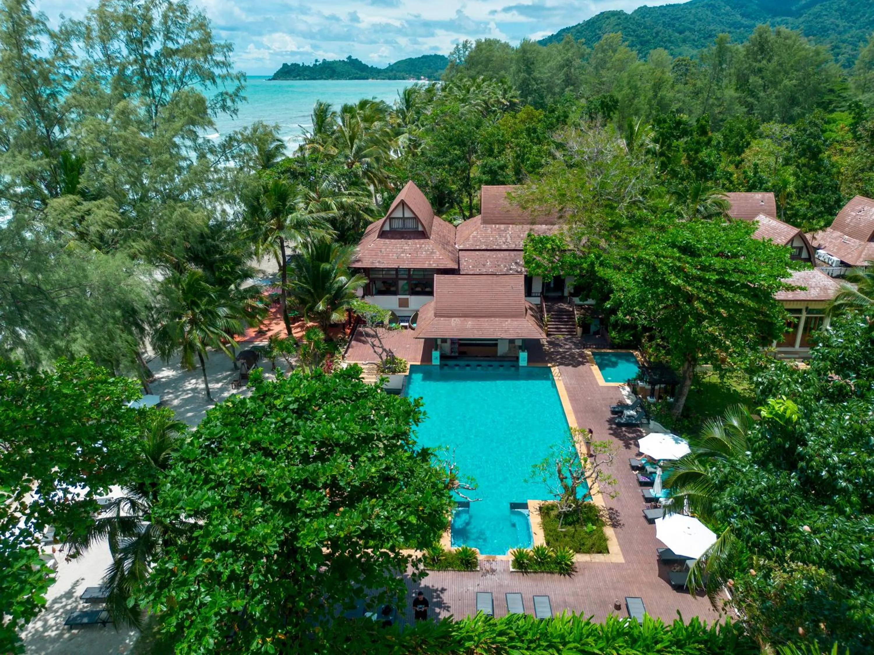 Swimming pool in Barali Beach Resort Koh Chang