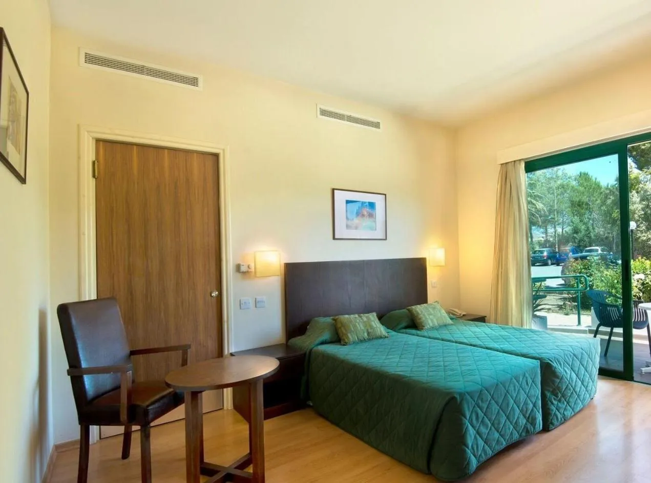 Natura Beach Hotel And Villas