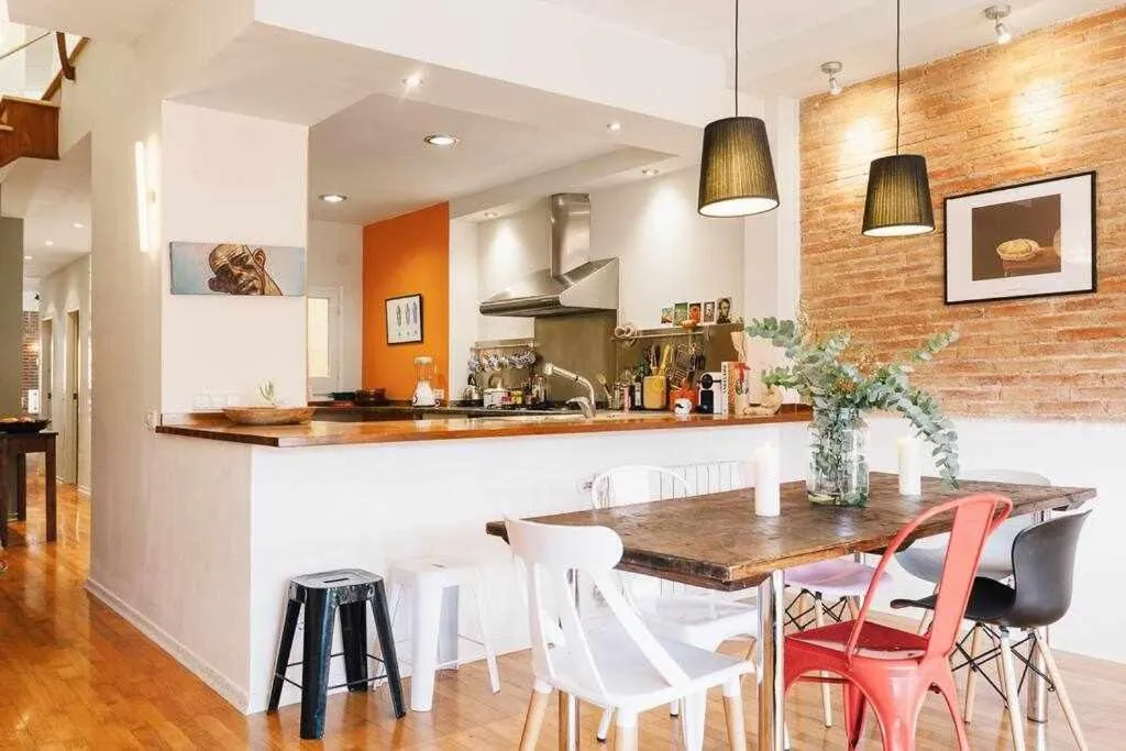 Sleep & Stay- Luxury top floor apt with terrace