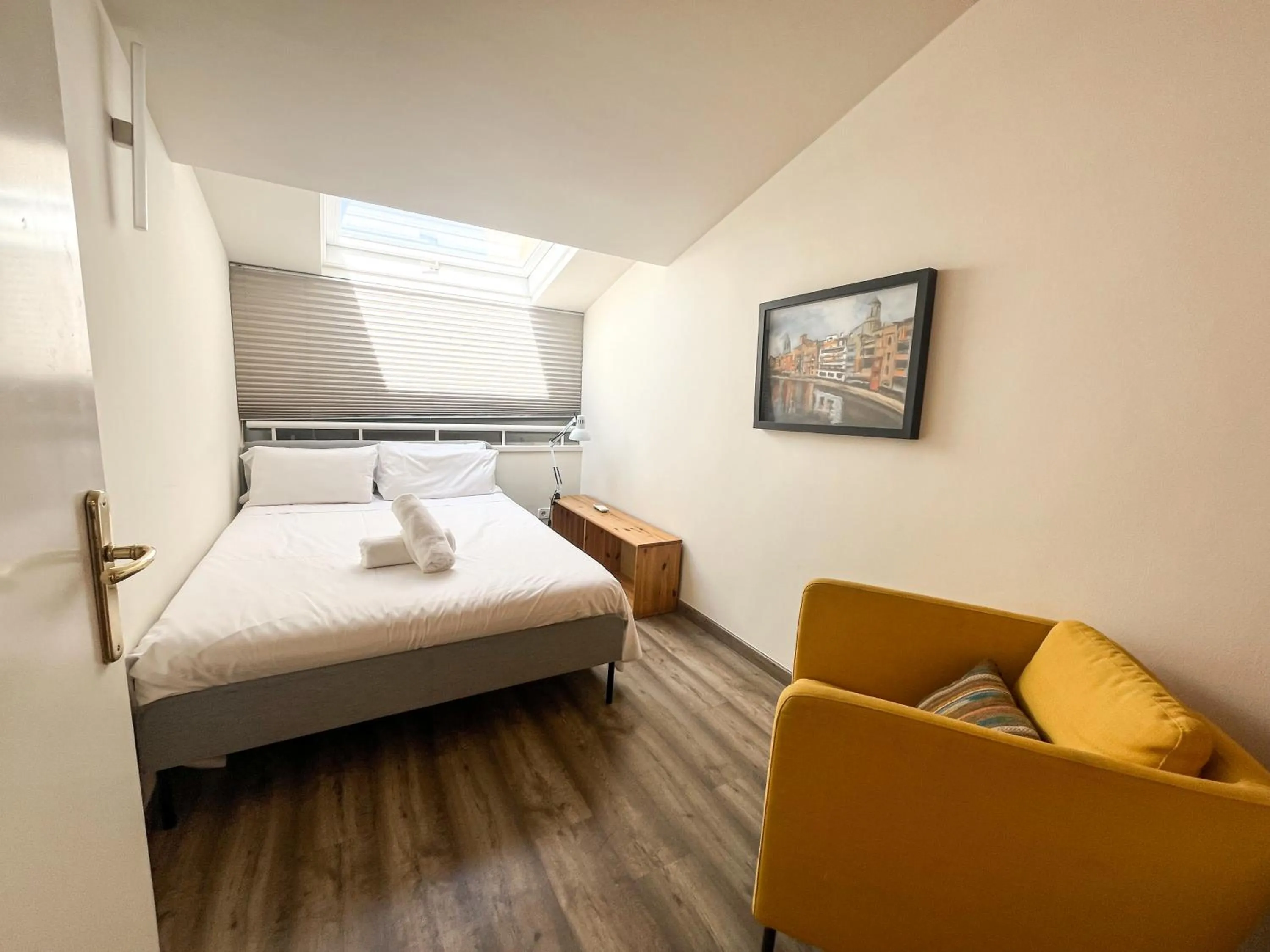 Bed in Sleep & Stay- Luxury top floor apt with terrace