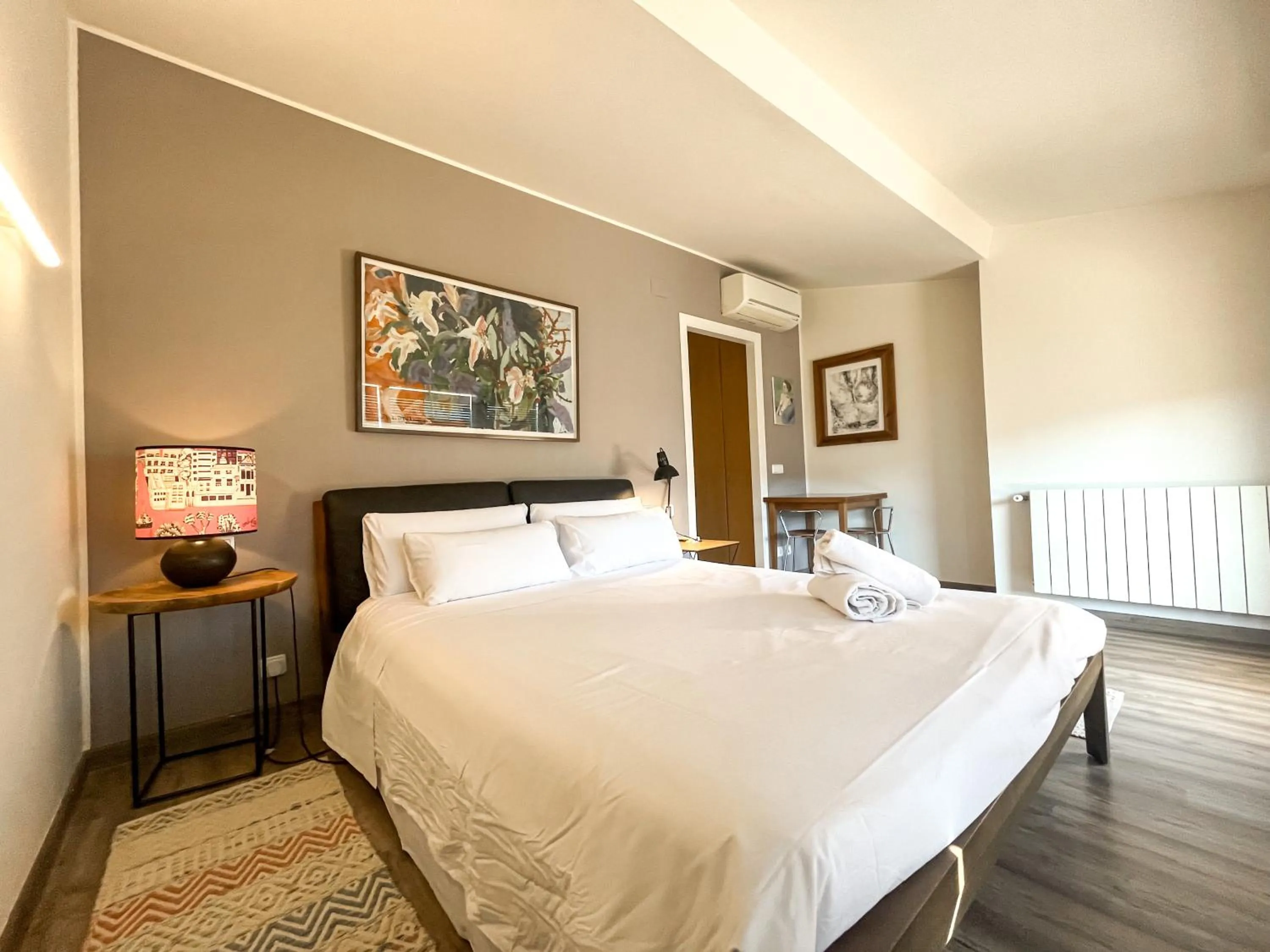 Bed in Sleep & Stay- Luxury top floor apt with terrace