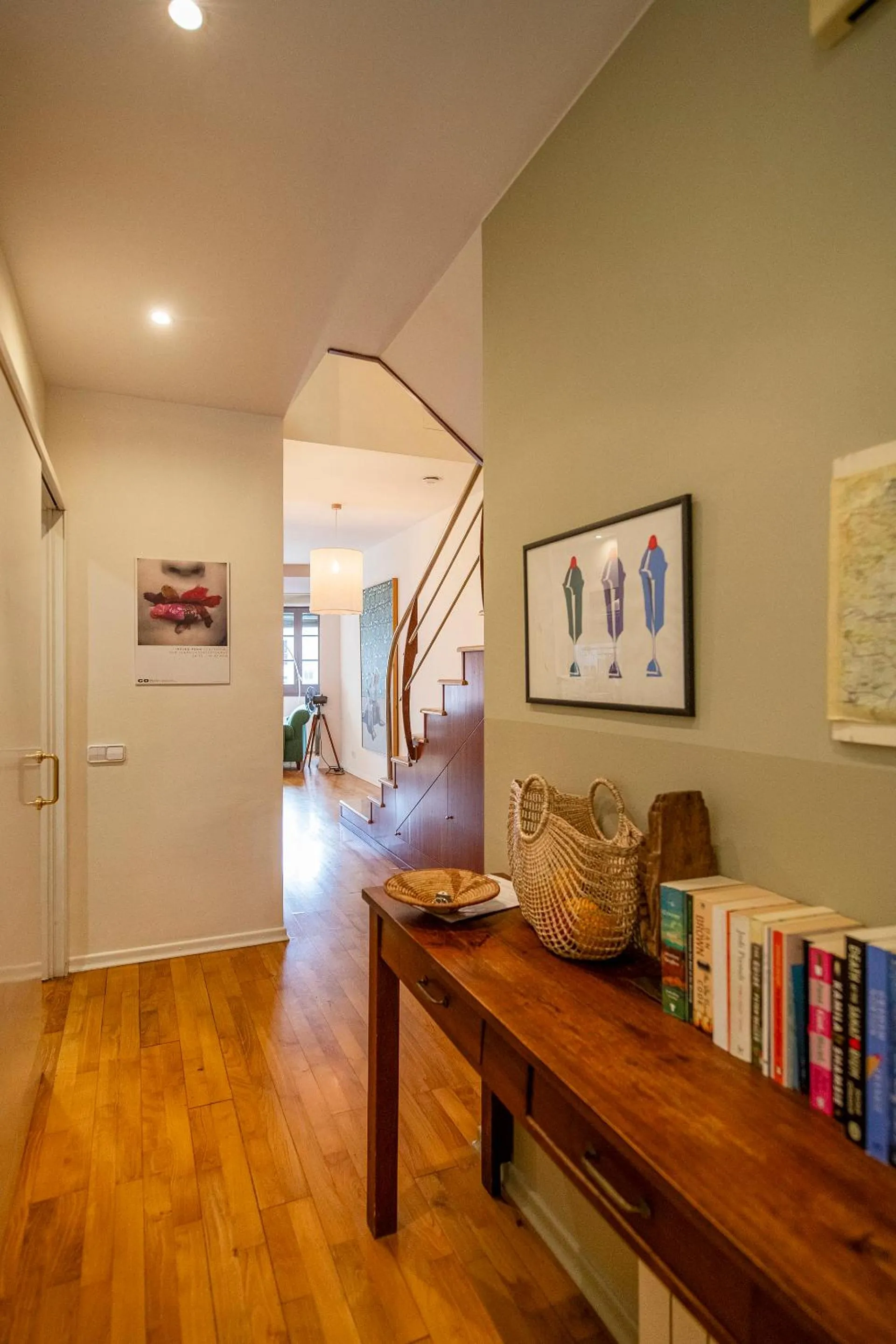 Sleep & Stay- Luxury top floor apt with terrace