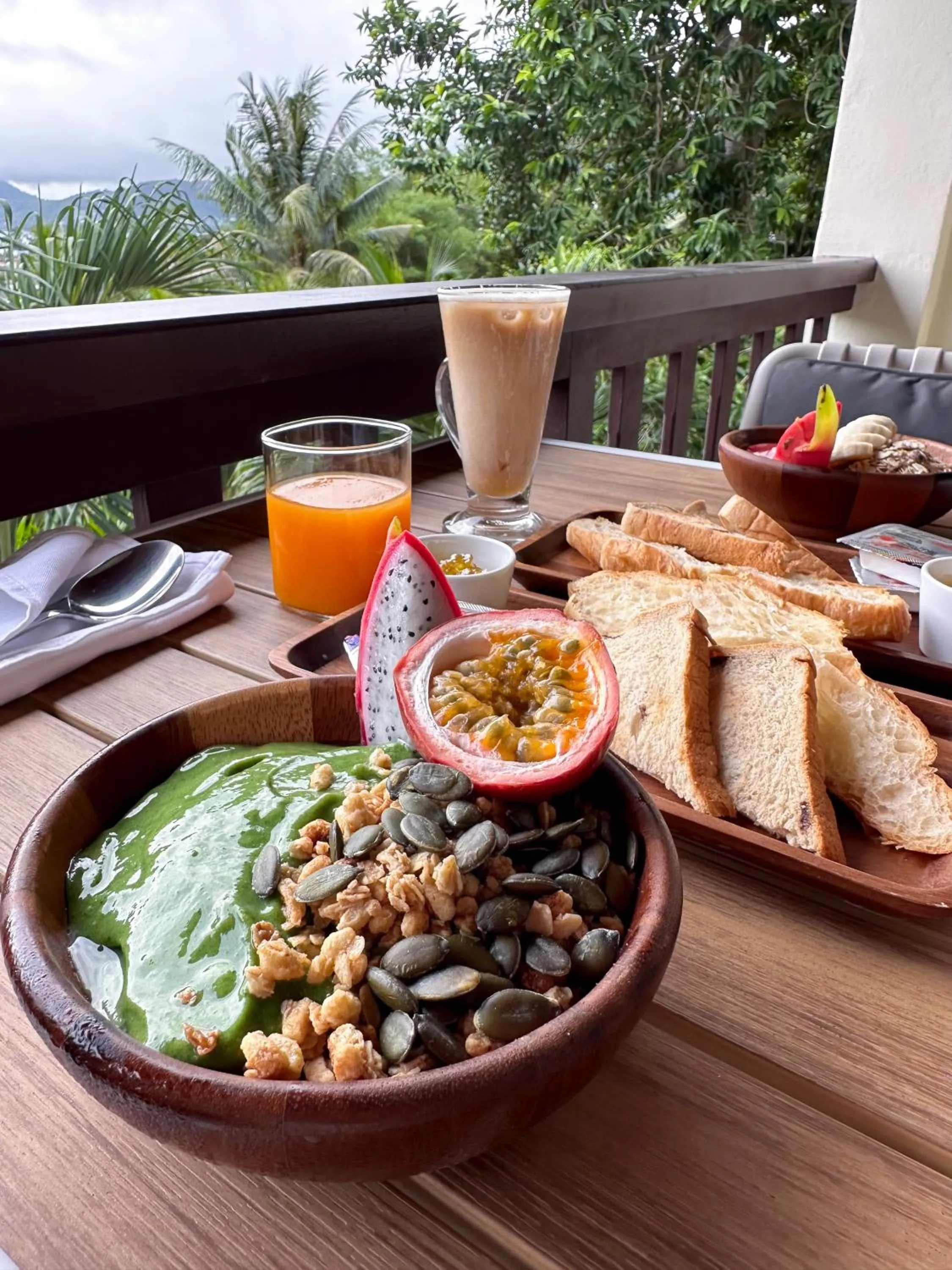 Restaurant/places to eat in Sea Hills Resort