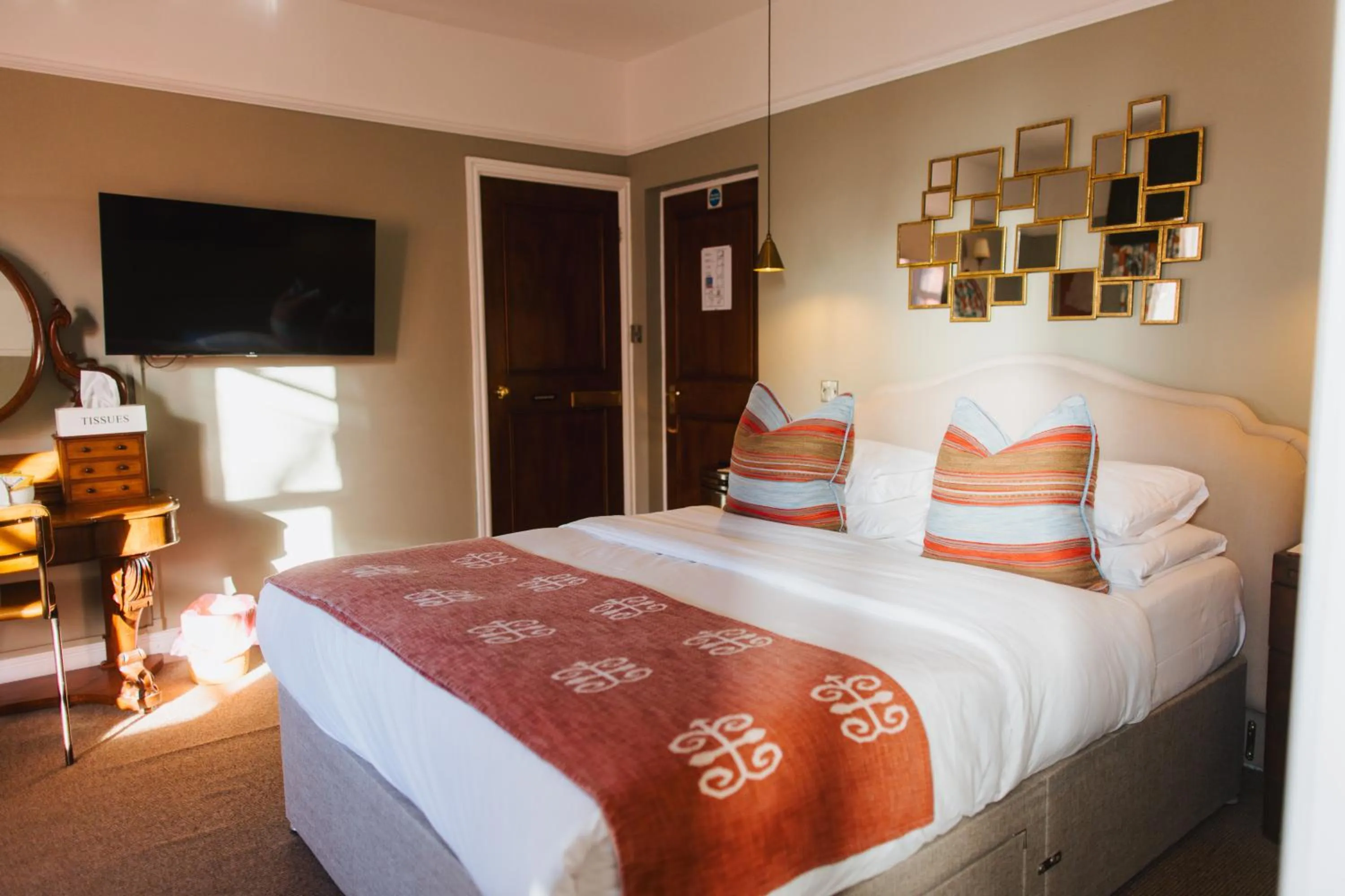 Bedroom, Bed in Tower Hotel