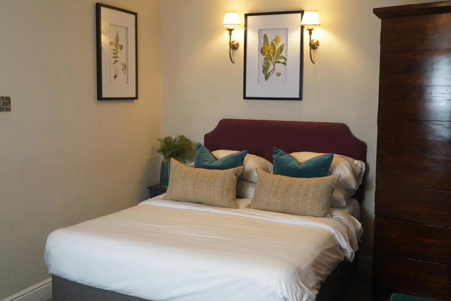 Bedroom, Bed in Tower Hotel