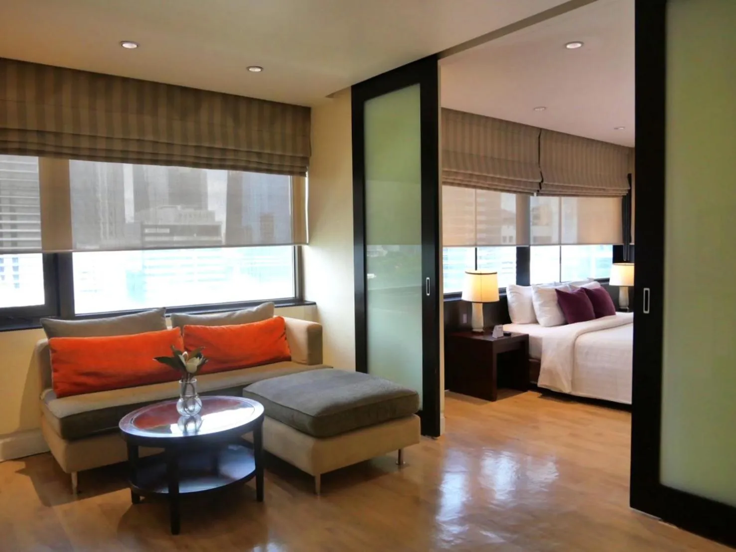 Living room, Bed in The Quarter Saladaeng by UHG