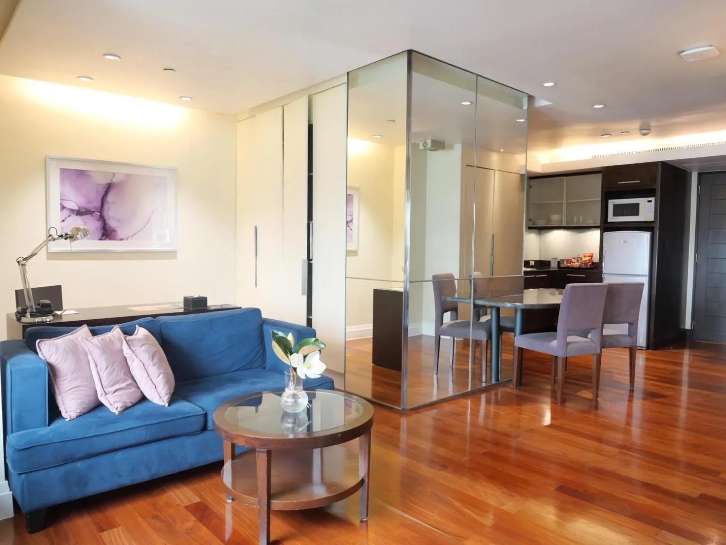 Living room in The Quarter Saladaeng by UHG