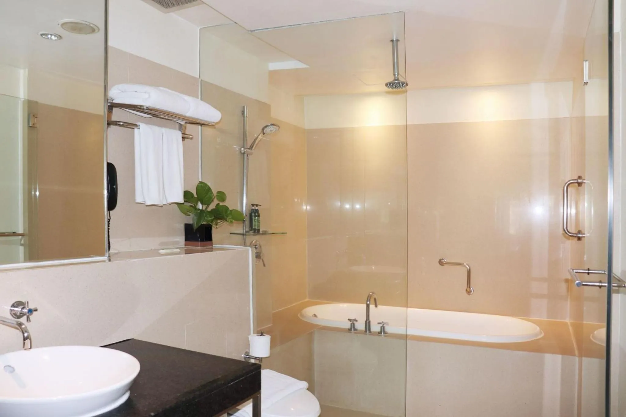 The Quarter Saladaeng by UHG