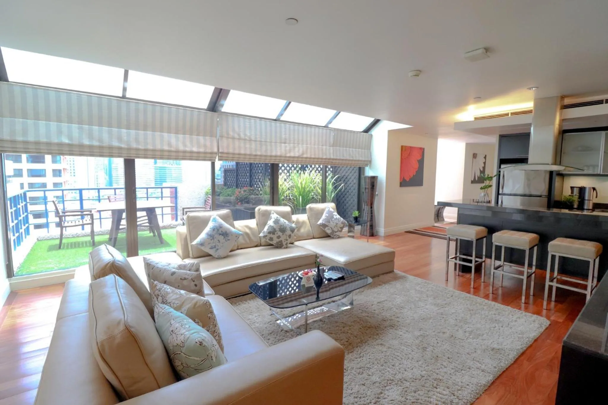 Living room in The Quarter Saladaeng by UHG