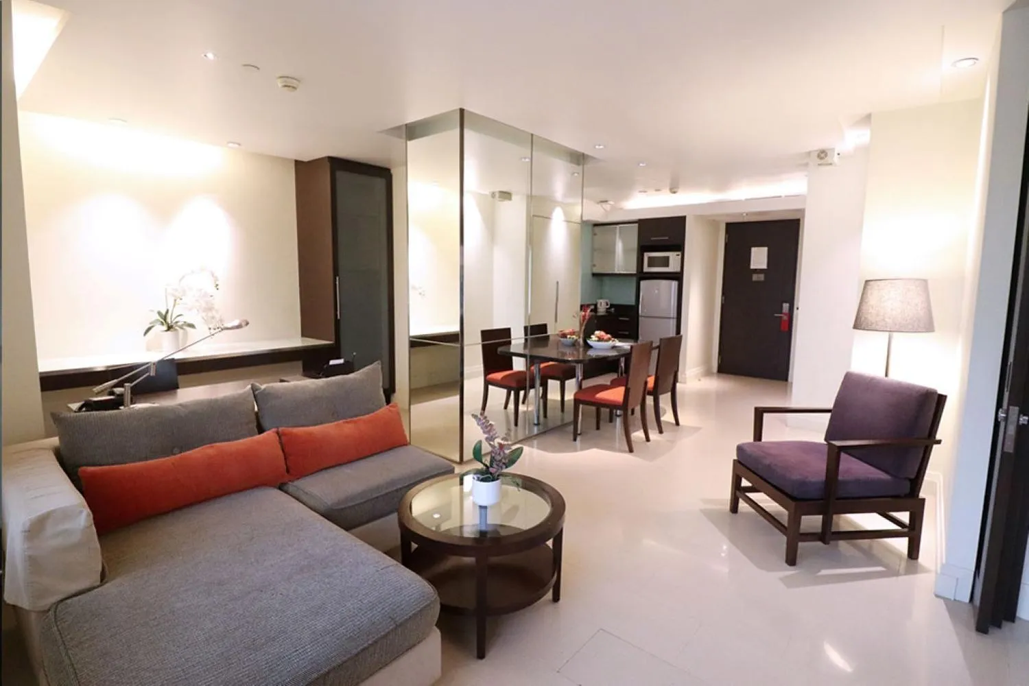 Living room in The Quarter Saladaeng by UHG