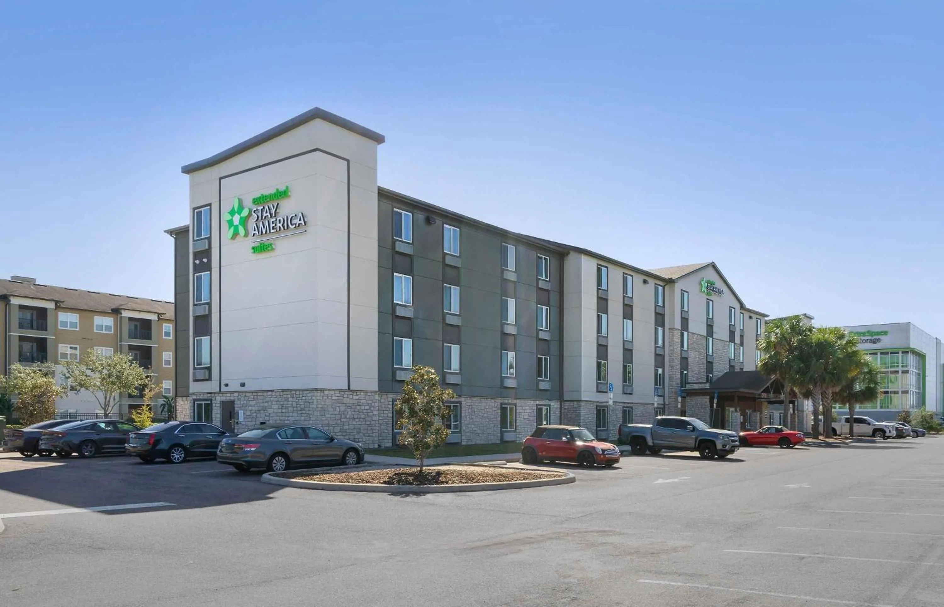 Property building in Extended Stay America Select Suites - Tampa - Brandon - East