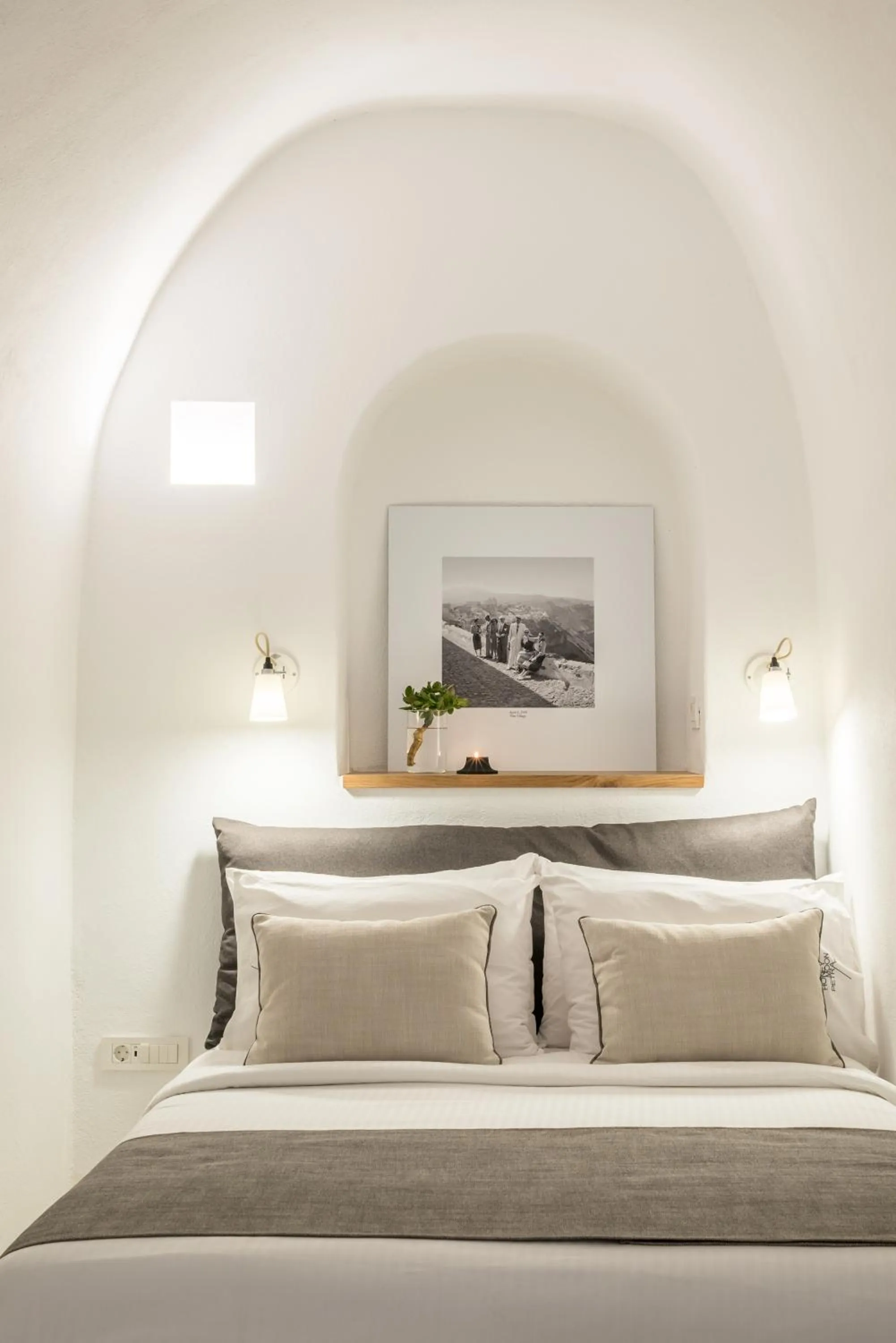 Bed in Honeymoon Petra Villas