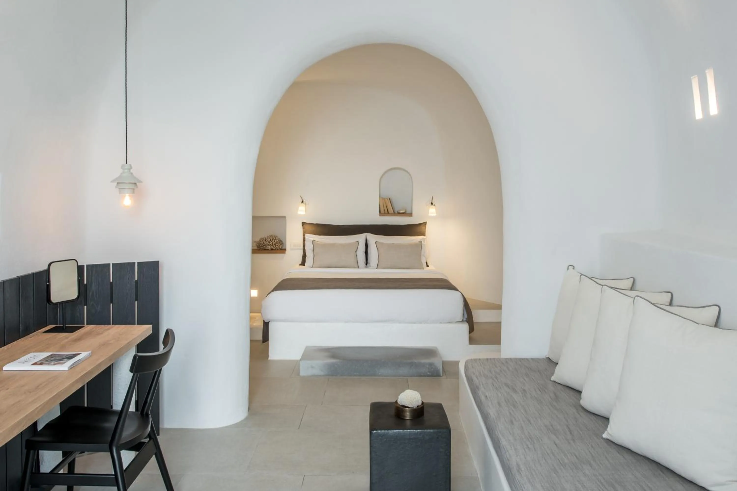 Bedroom, Bed in Honeymoon Petra Villas