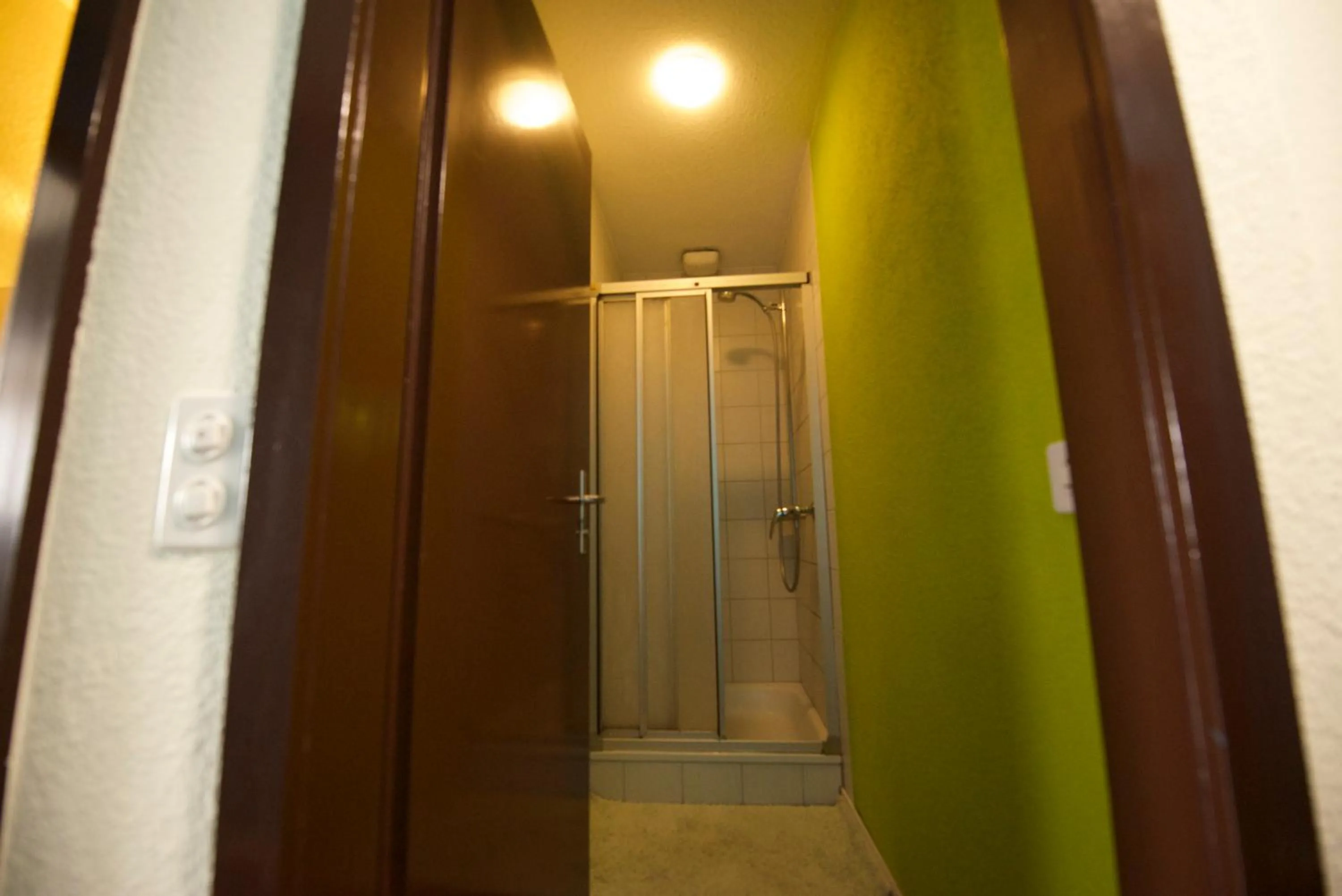 Double Room with Shared Bathroom - single occupancy in Hotel Albani Bar of Music