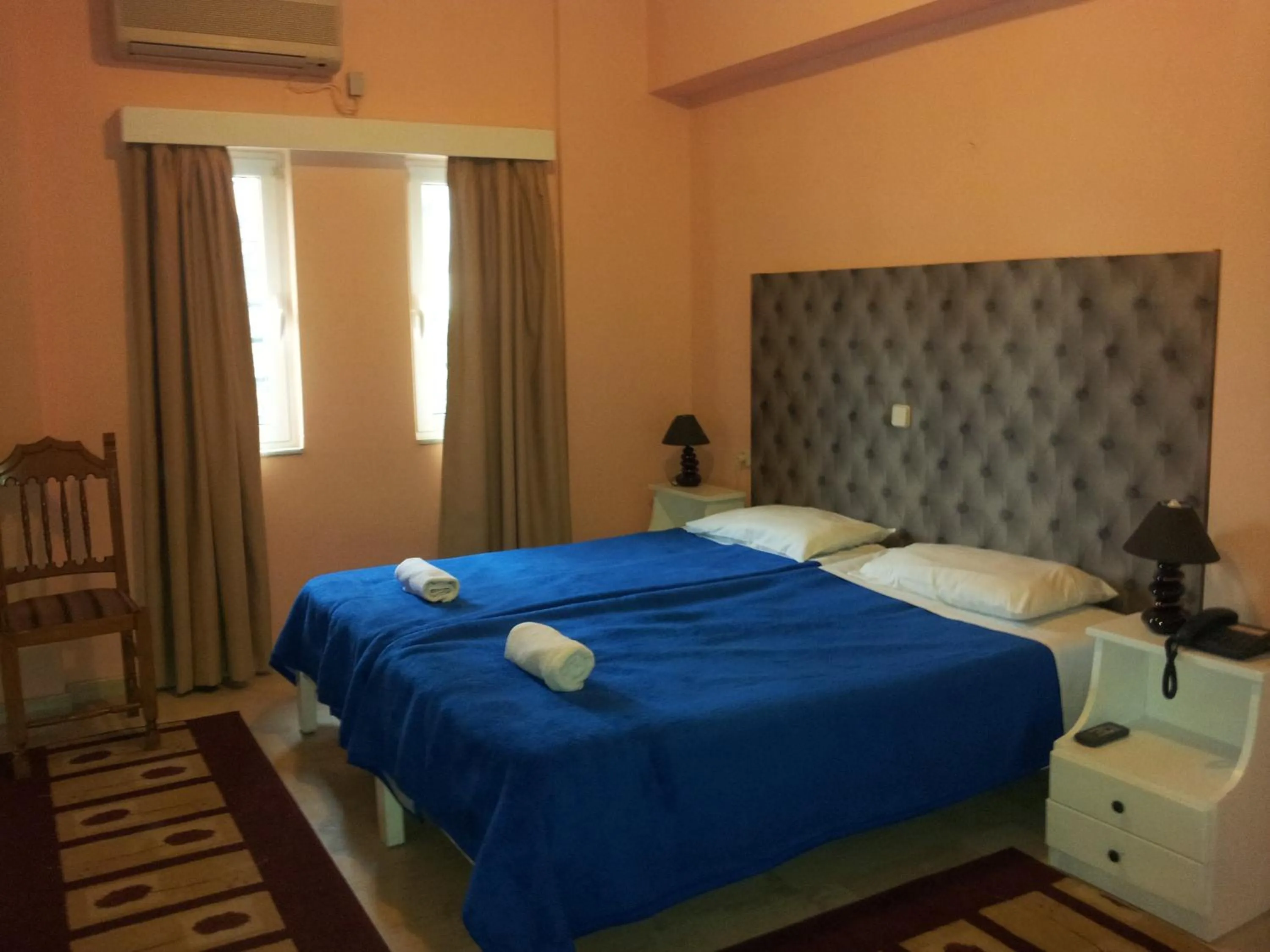 Bed in Hotel Apollon