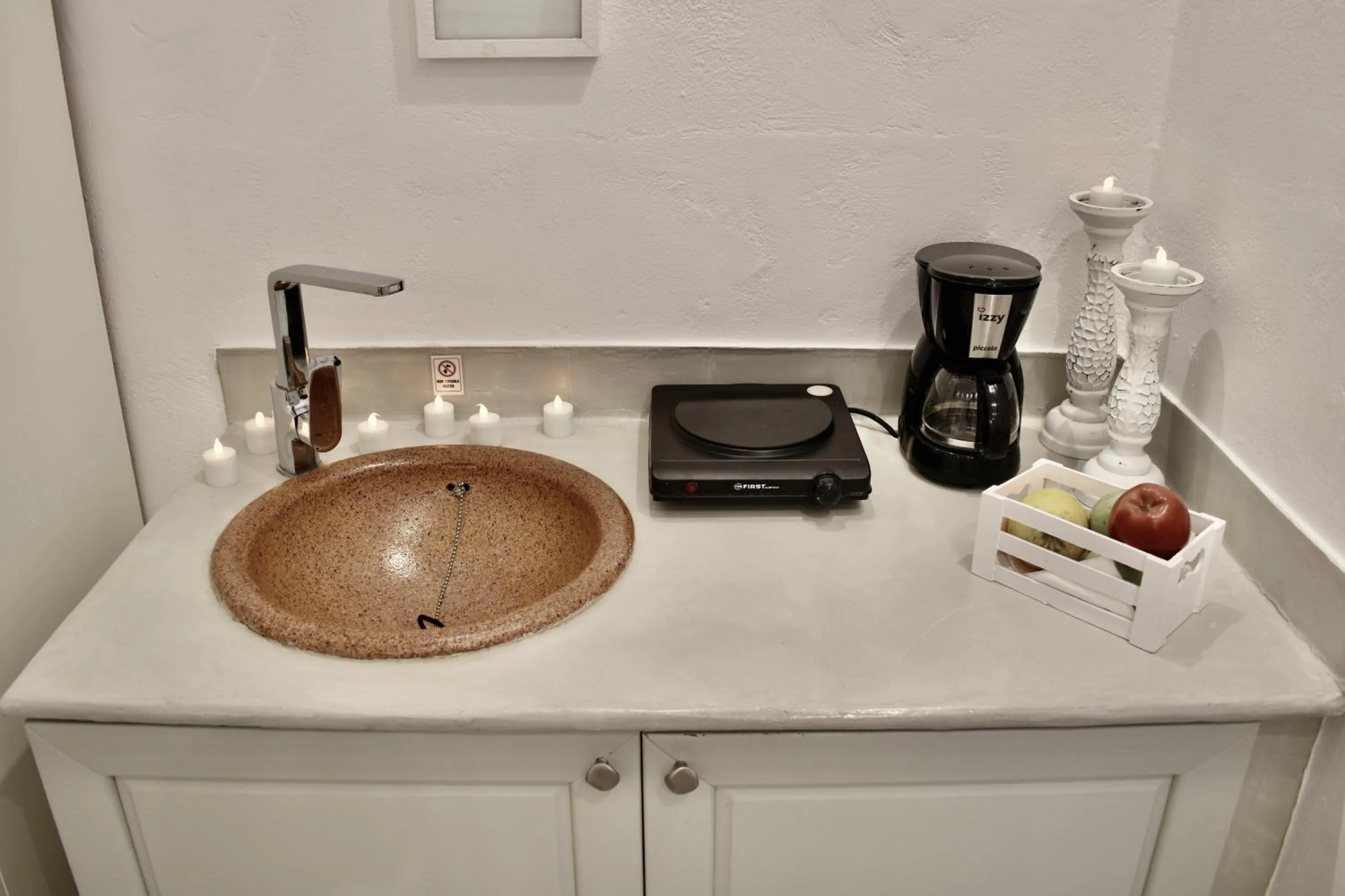 Coffee/tea facilities in Aeolos Art & Eco Suites Adults Only