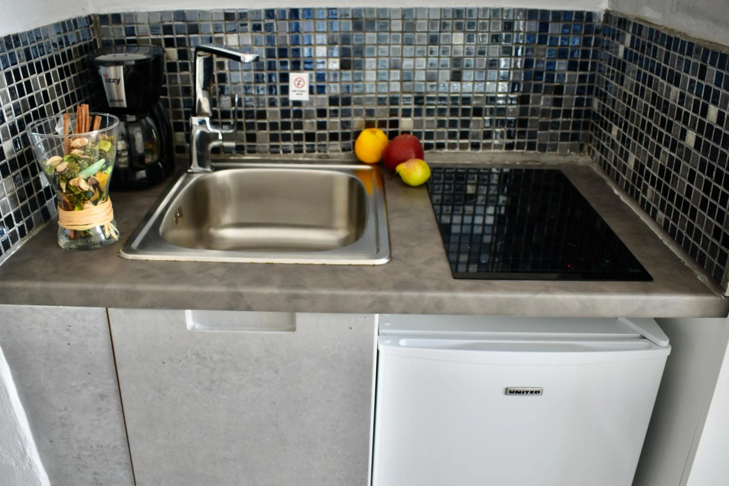 Coffee/tea facilities in Aeolos Art & Eco Suites Adults Only