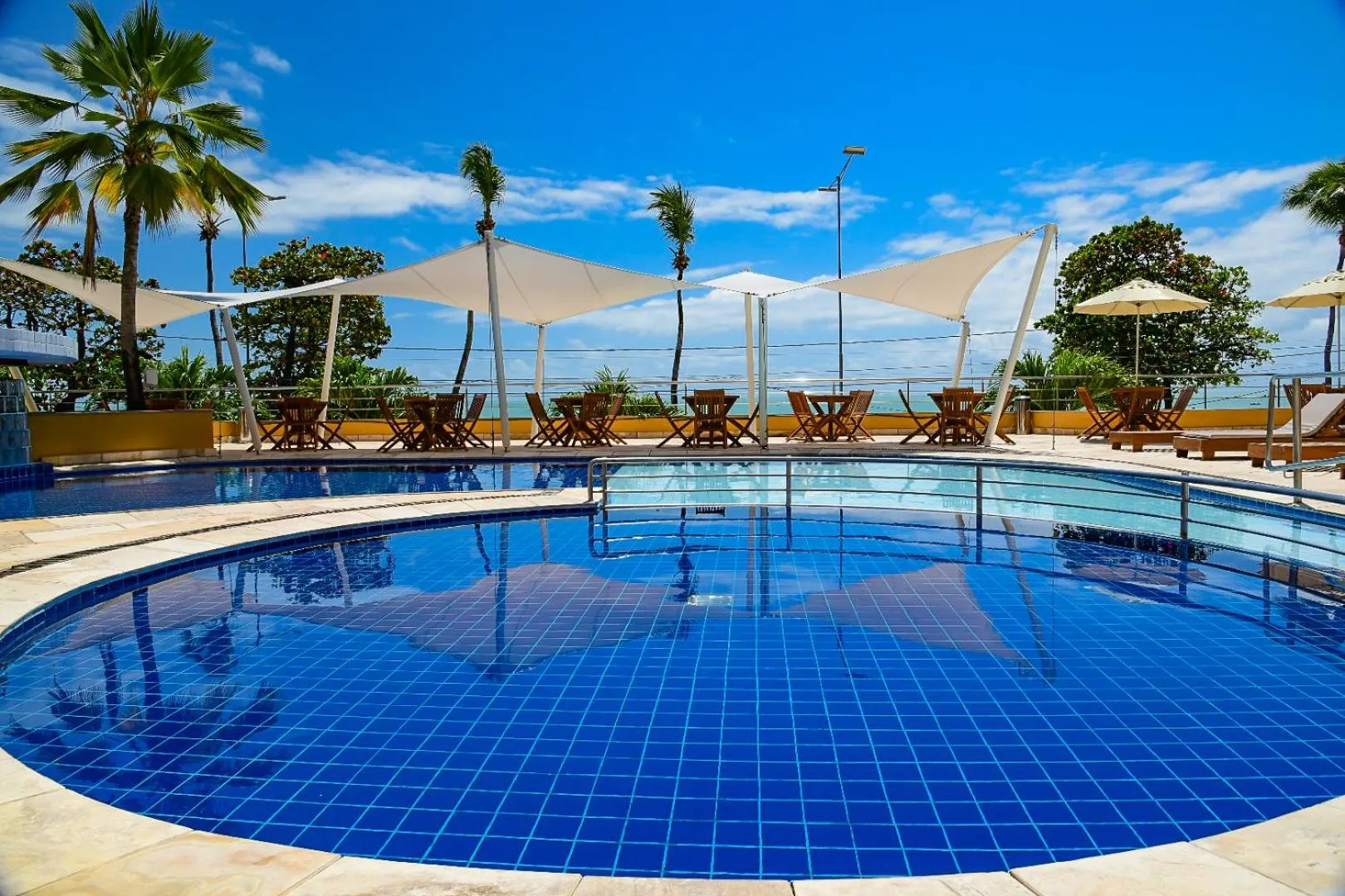 Swimming pool in Aquaria Natal Hotel