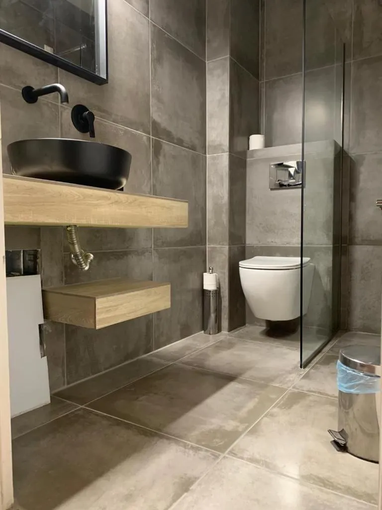 Bathroom in Alkistis Hotel