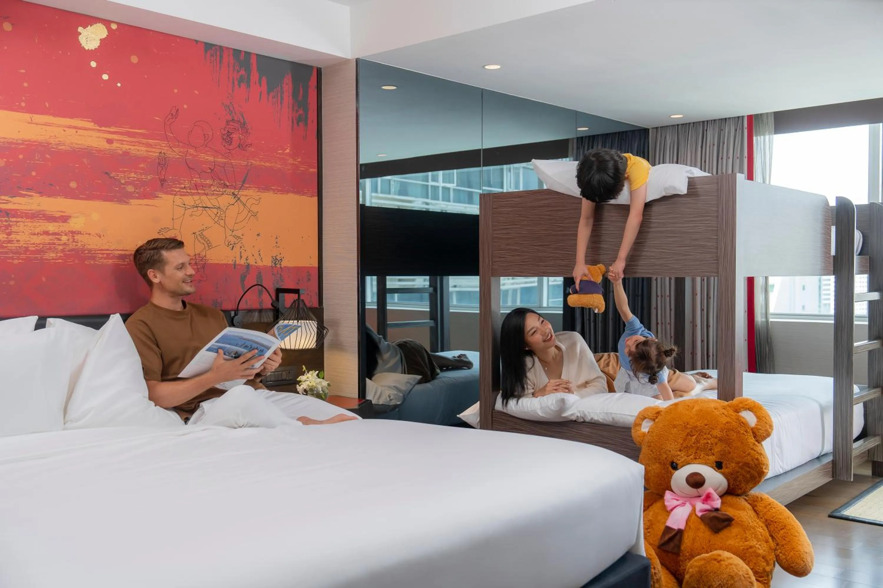 Family, Bed in Mercure Bangkok Sukhumvit 11