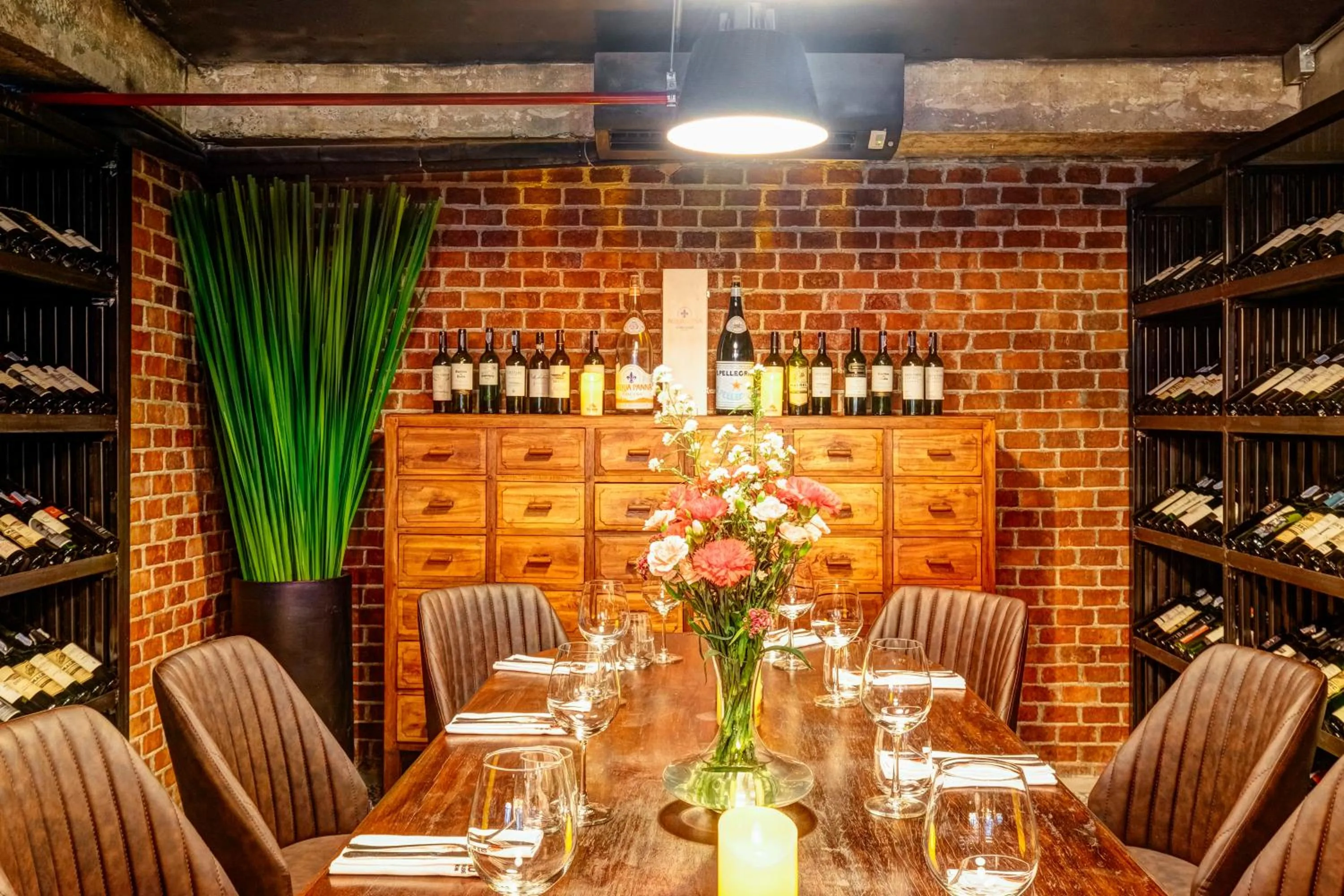 Restaurant/places to eat in Mercure Bangkok Sukhumvit 11