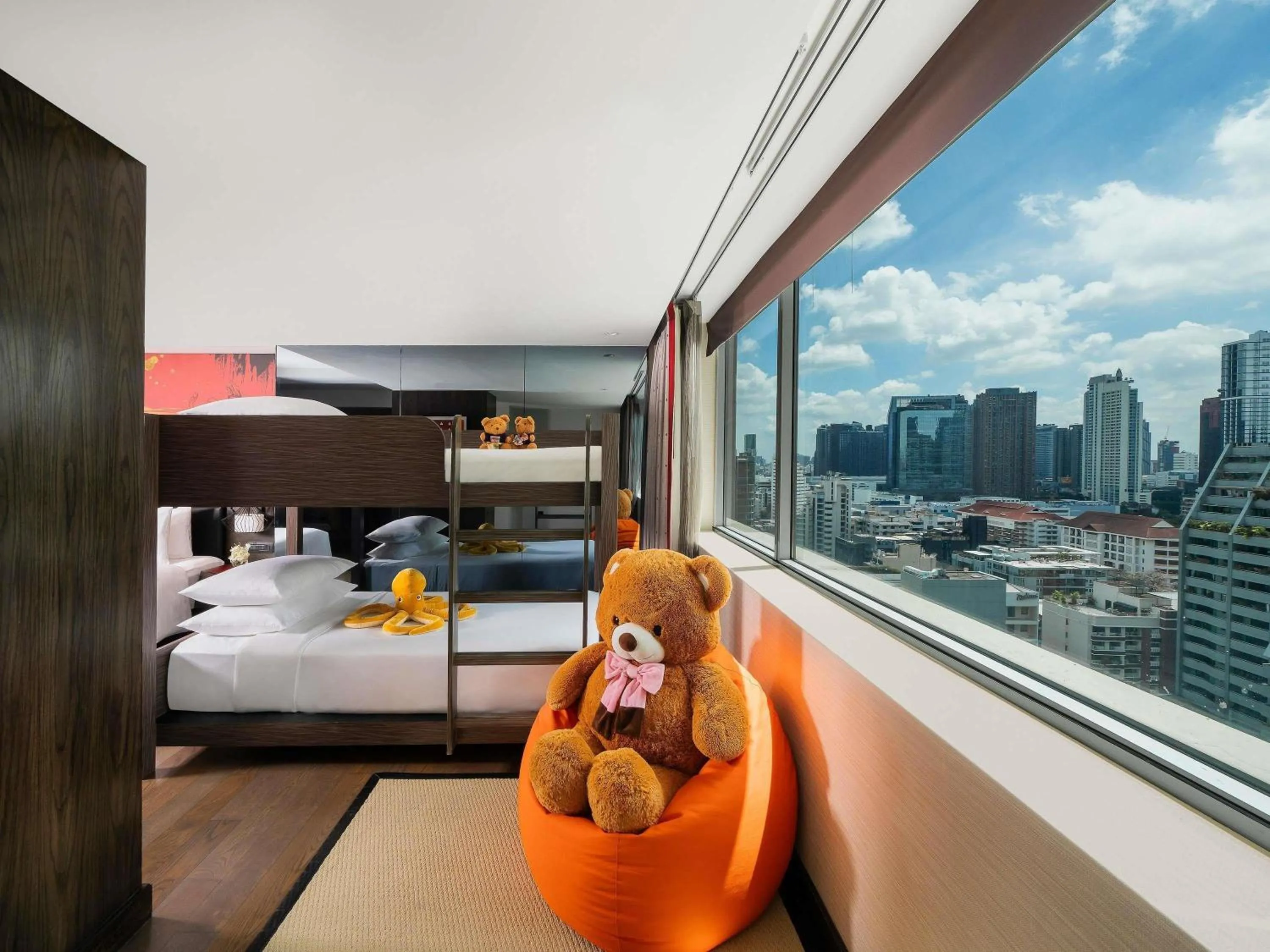 Bedroom, Bed in Mercure Bangkok Sukhumvit 11