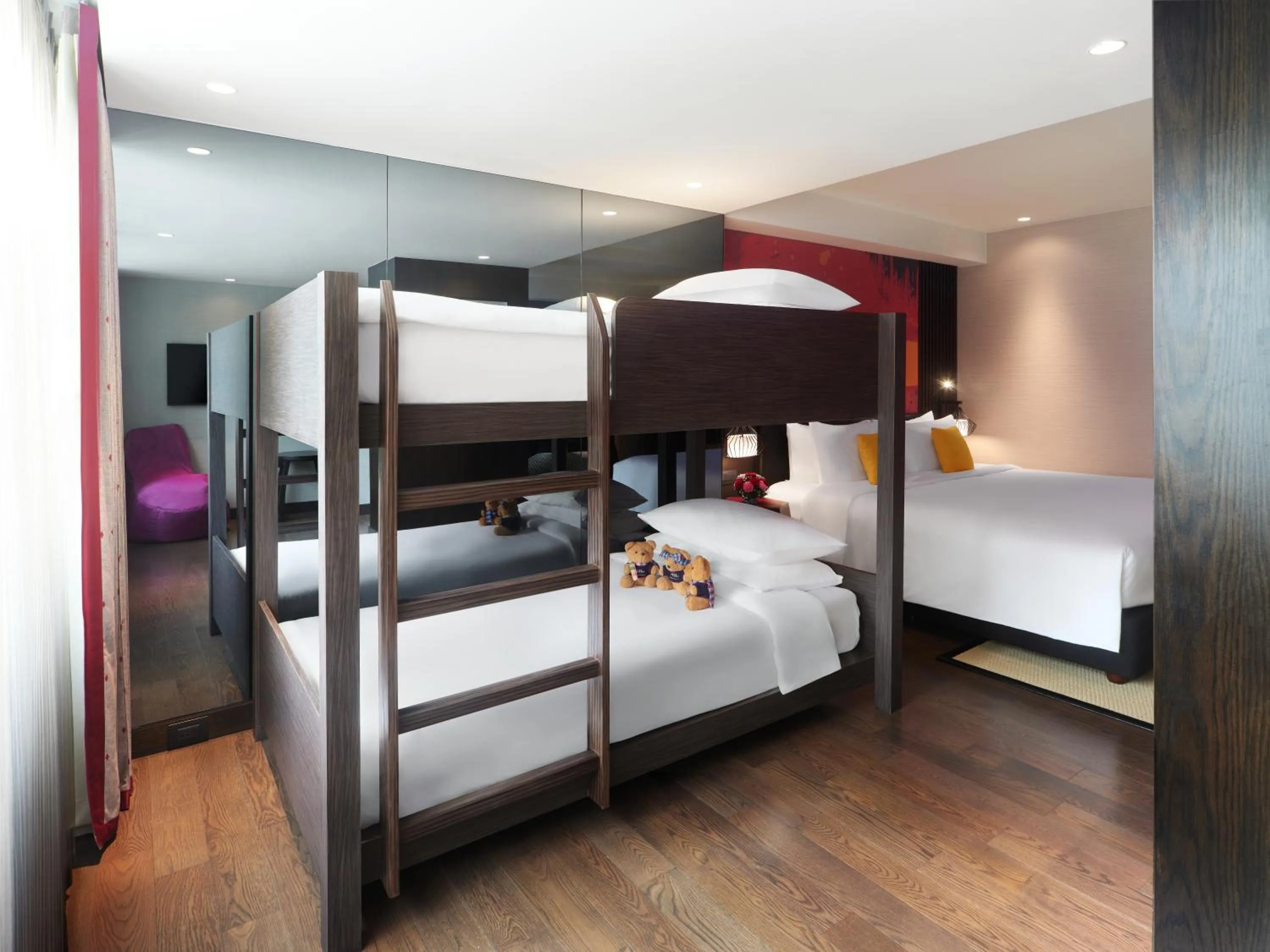 bunk bed, Bed in Mercure Bangkok Sukhumvit 11