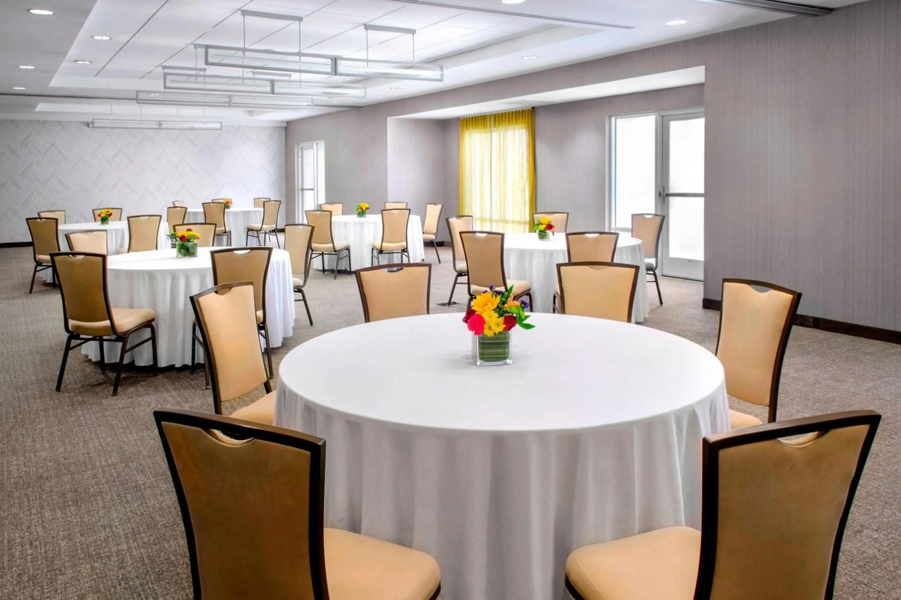 Banquet/Function facilities in SpringHill Suites Long Island Brookhaven