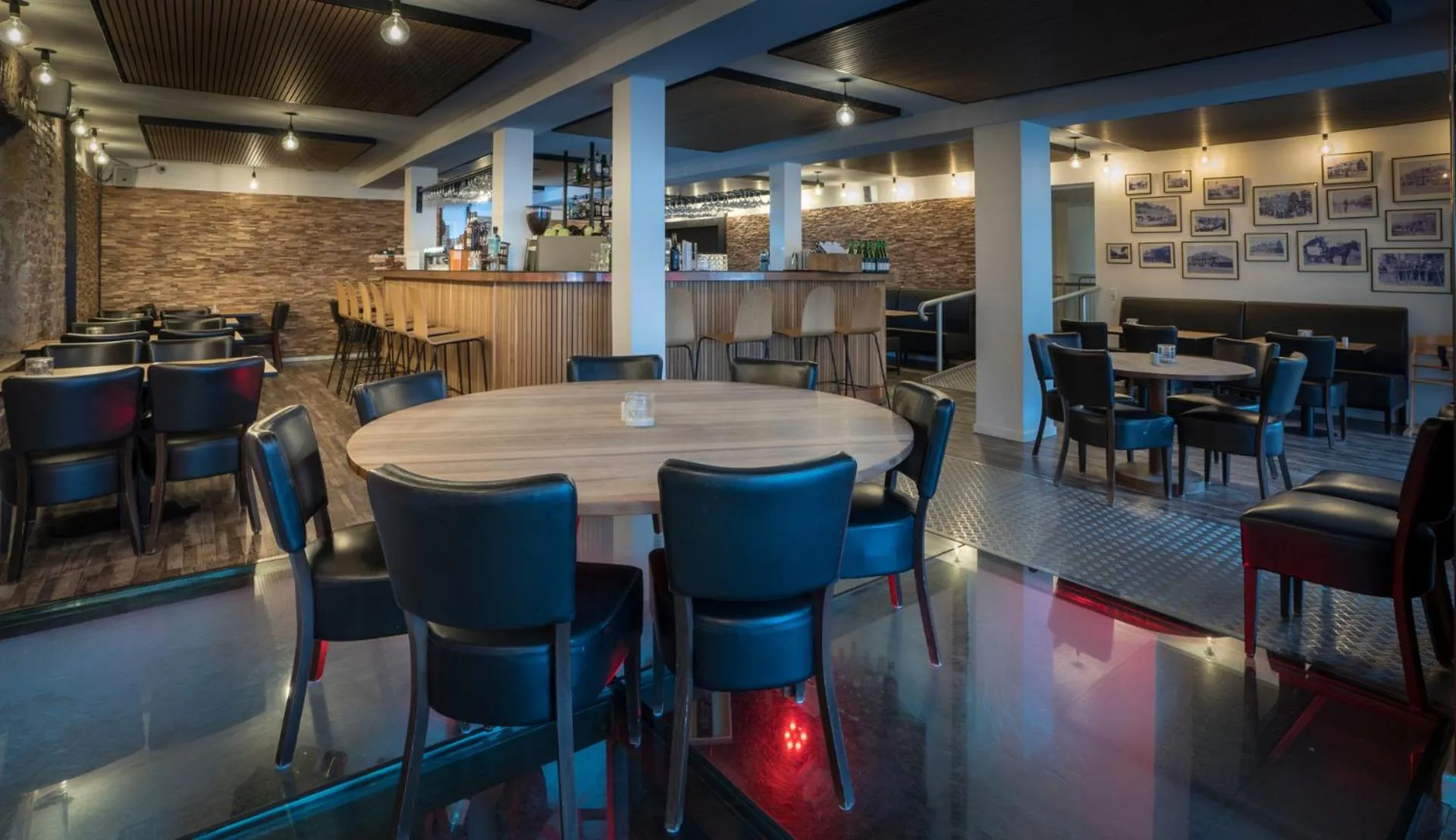 Restaurant/Places to Eat in Hotel Ry