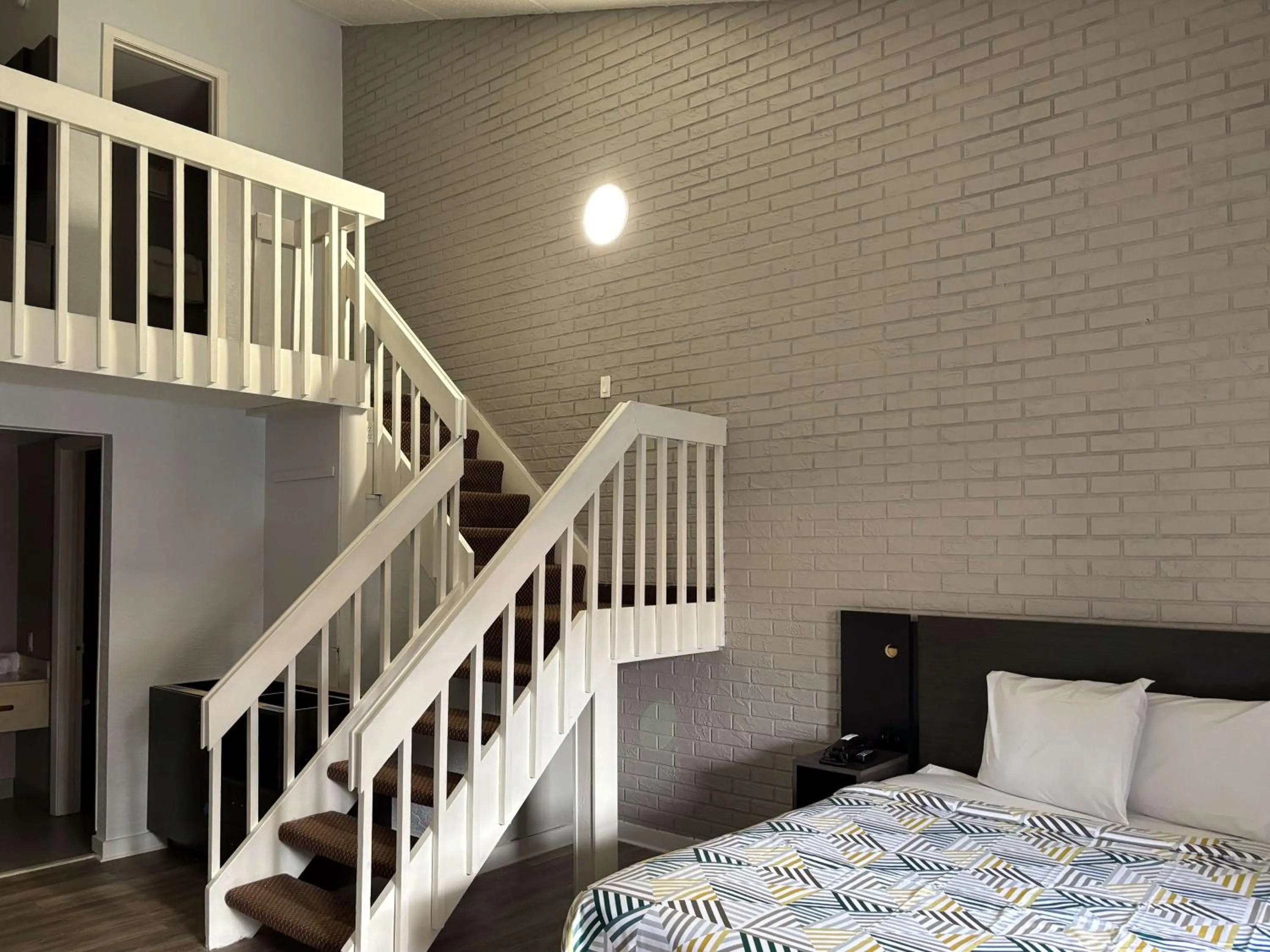 Bedroom, Bed in Motel 6 Tallahassee, FL North Monroe