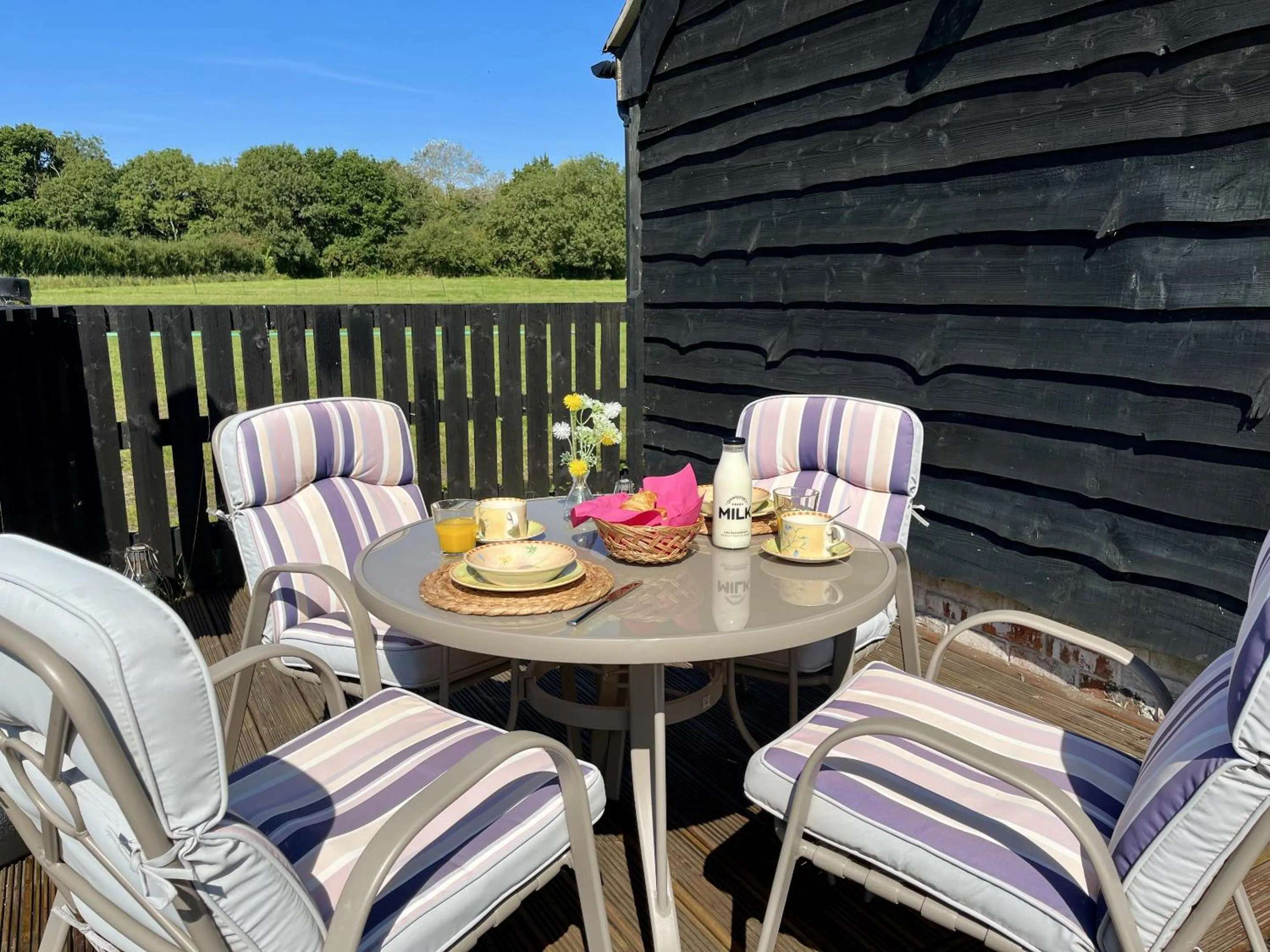 Property building in Priors Oak - A Cosy Studio with Countryside Views in Dorset