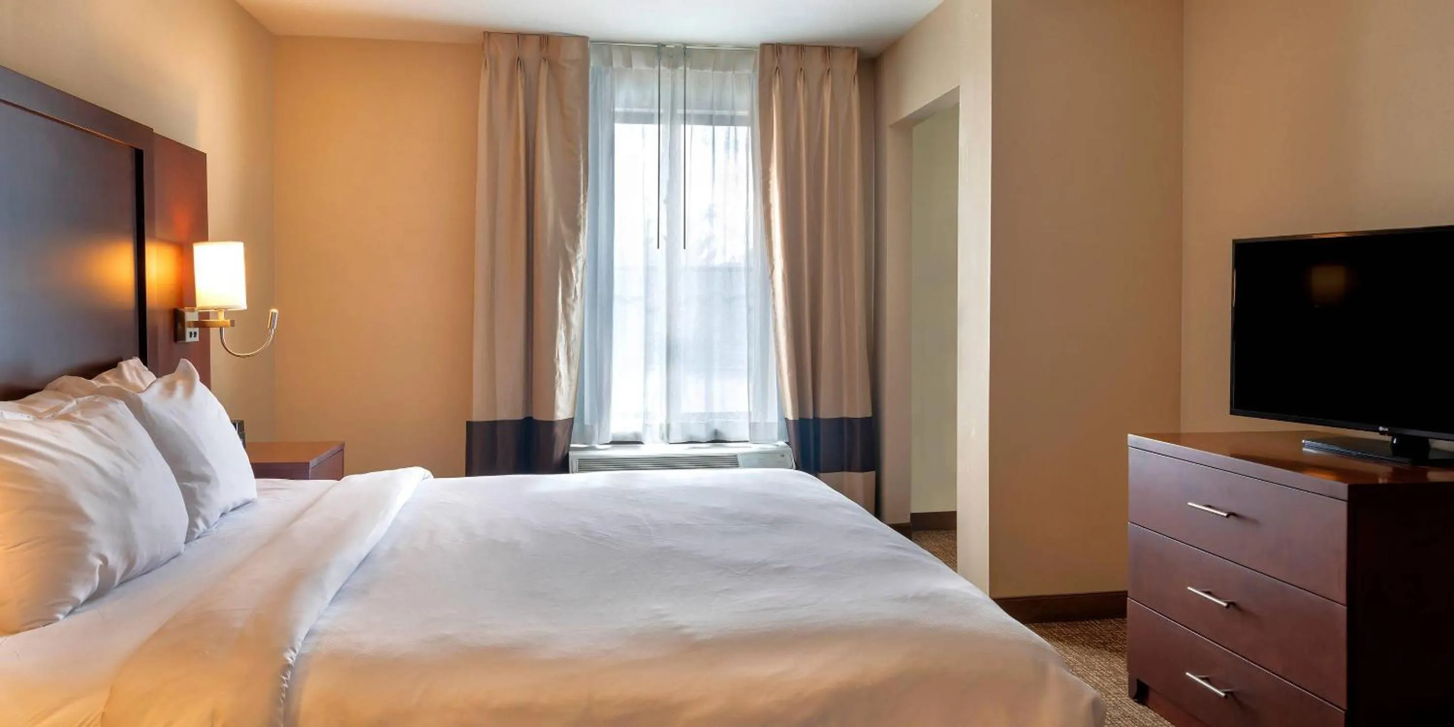 Bedroom, Bed in Comfort Suites Goodyear-West Phoenix