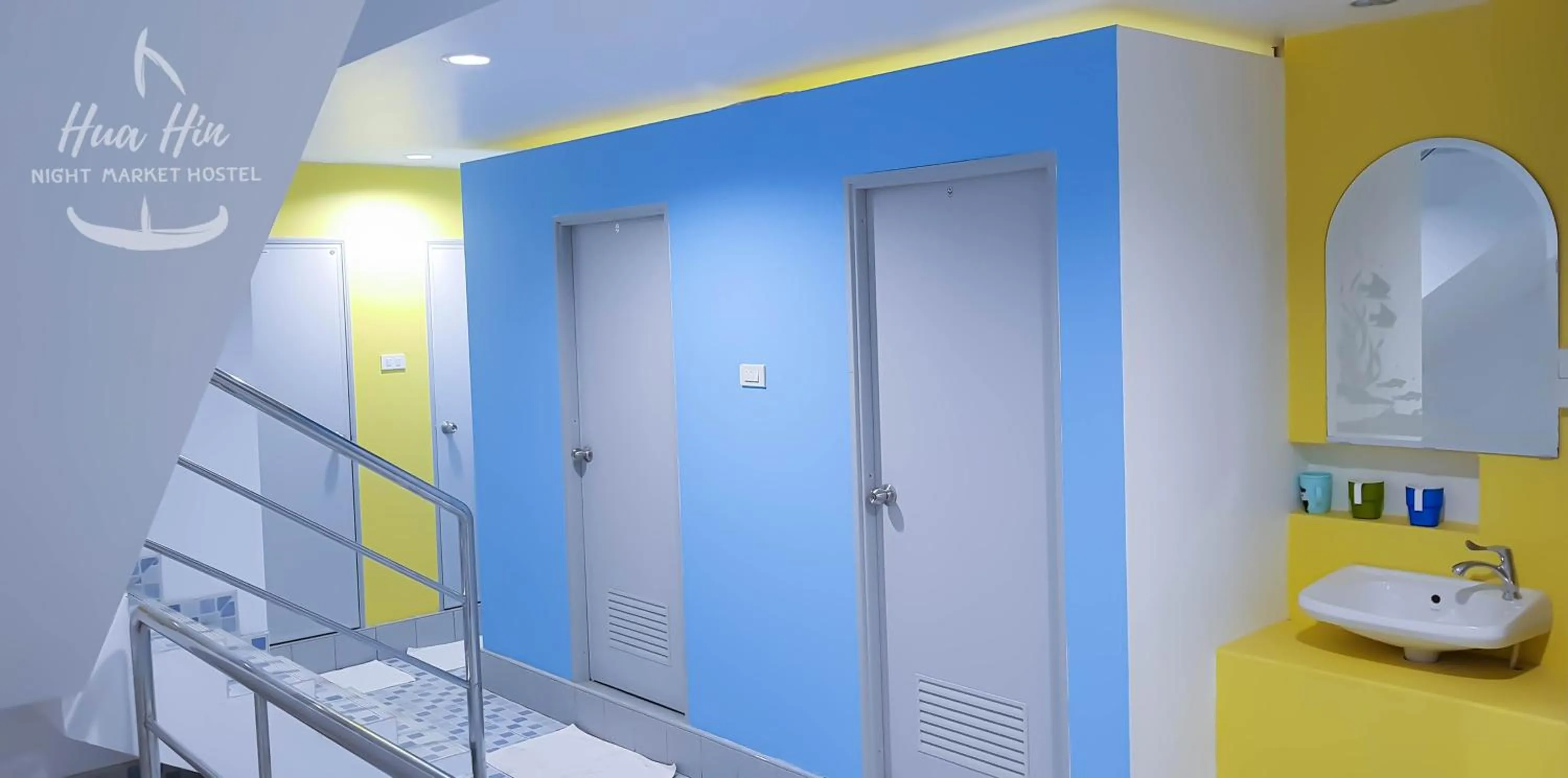 Public Bath in HuaHin Night Market Hostel