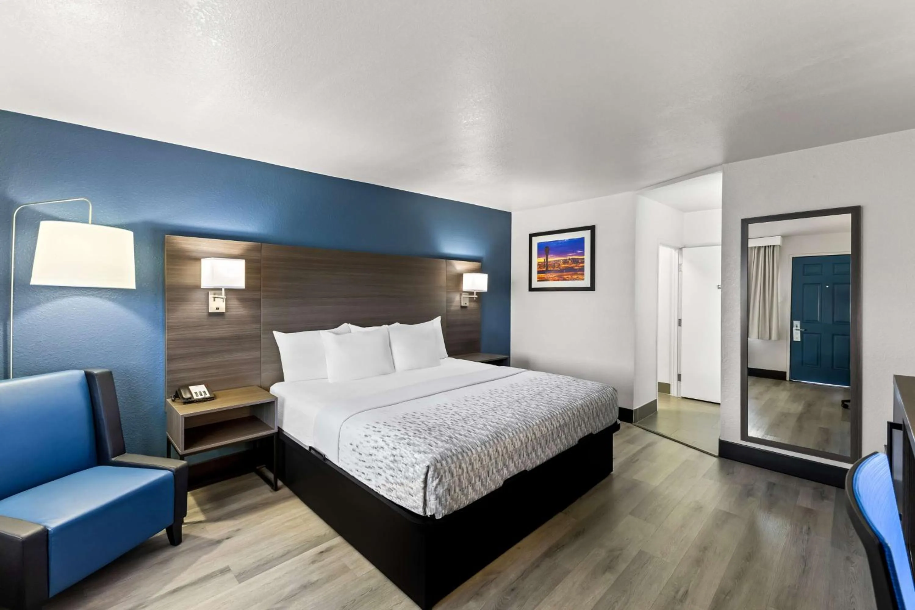Bed in SureStay Hotel by Best Western Phoenix Airport