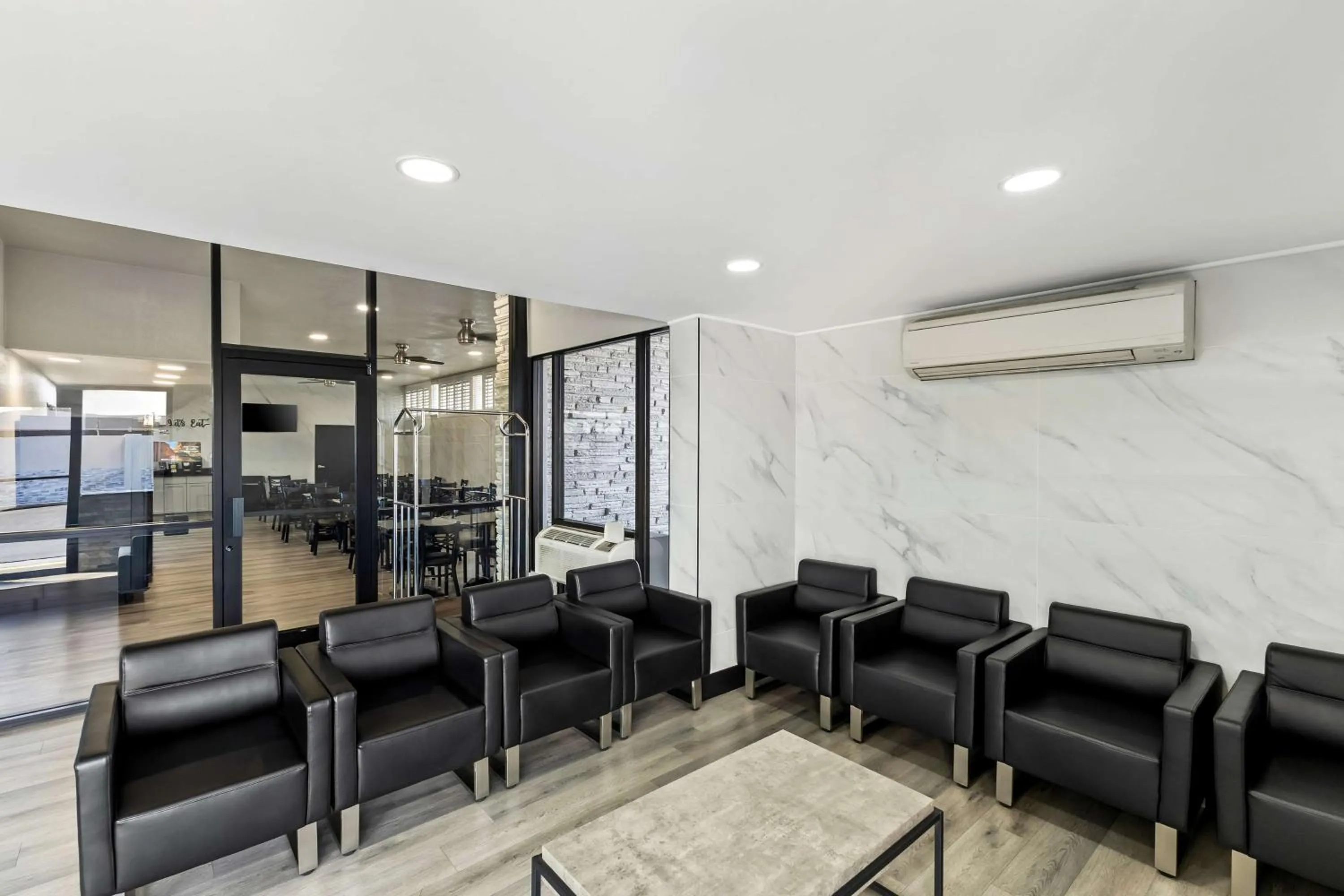 Lobby or reception in SureStay Hotel by Best Western Phoenix Airport