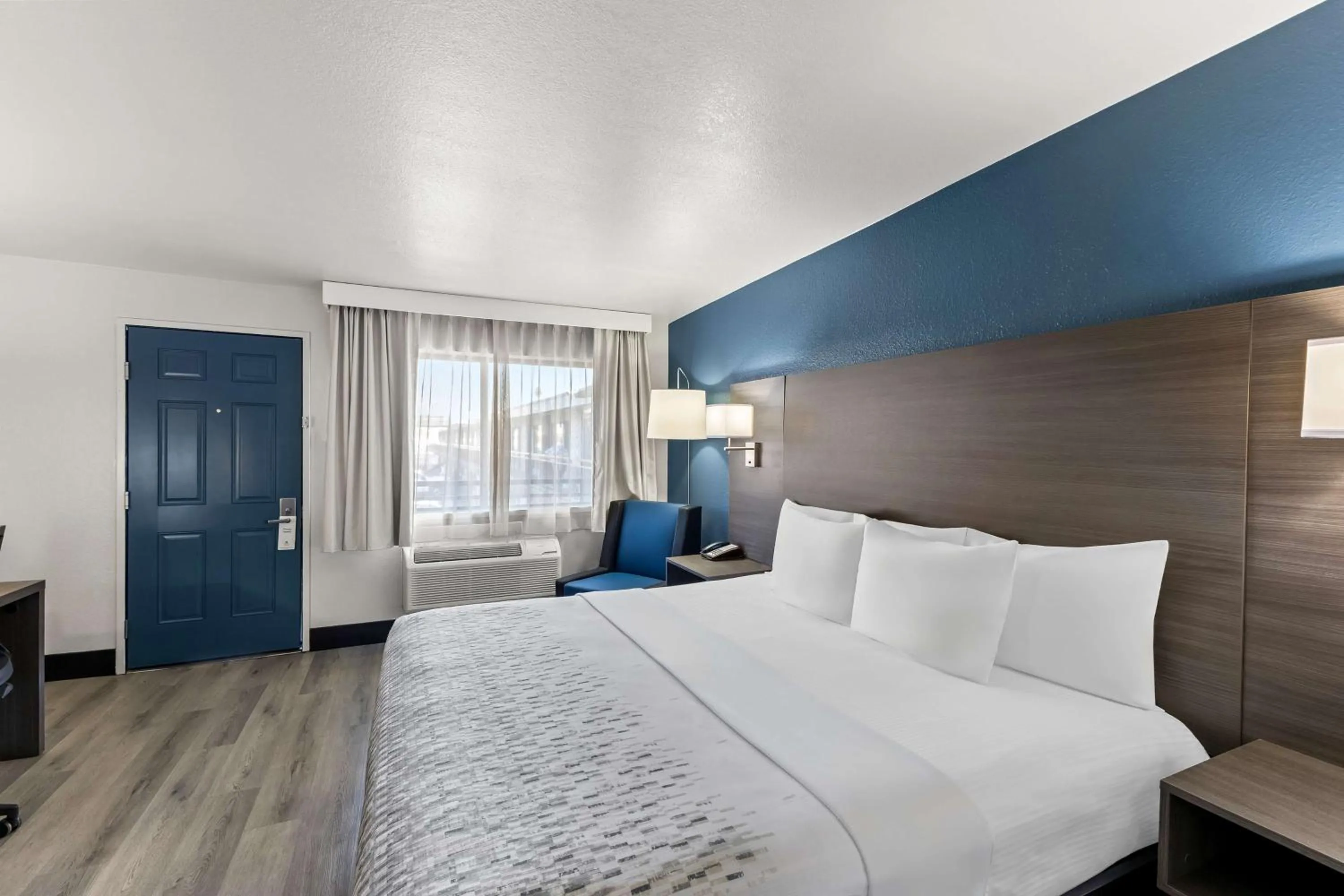 Bed in SureStay Hotel by Best Western Phoenix Airport
