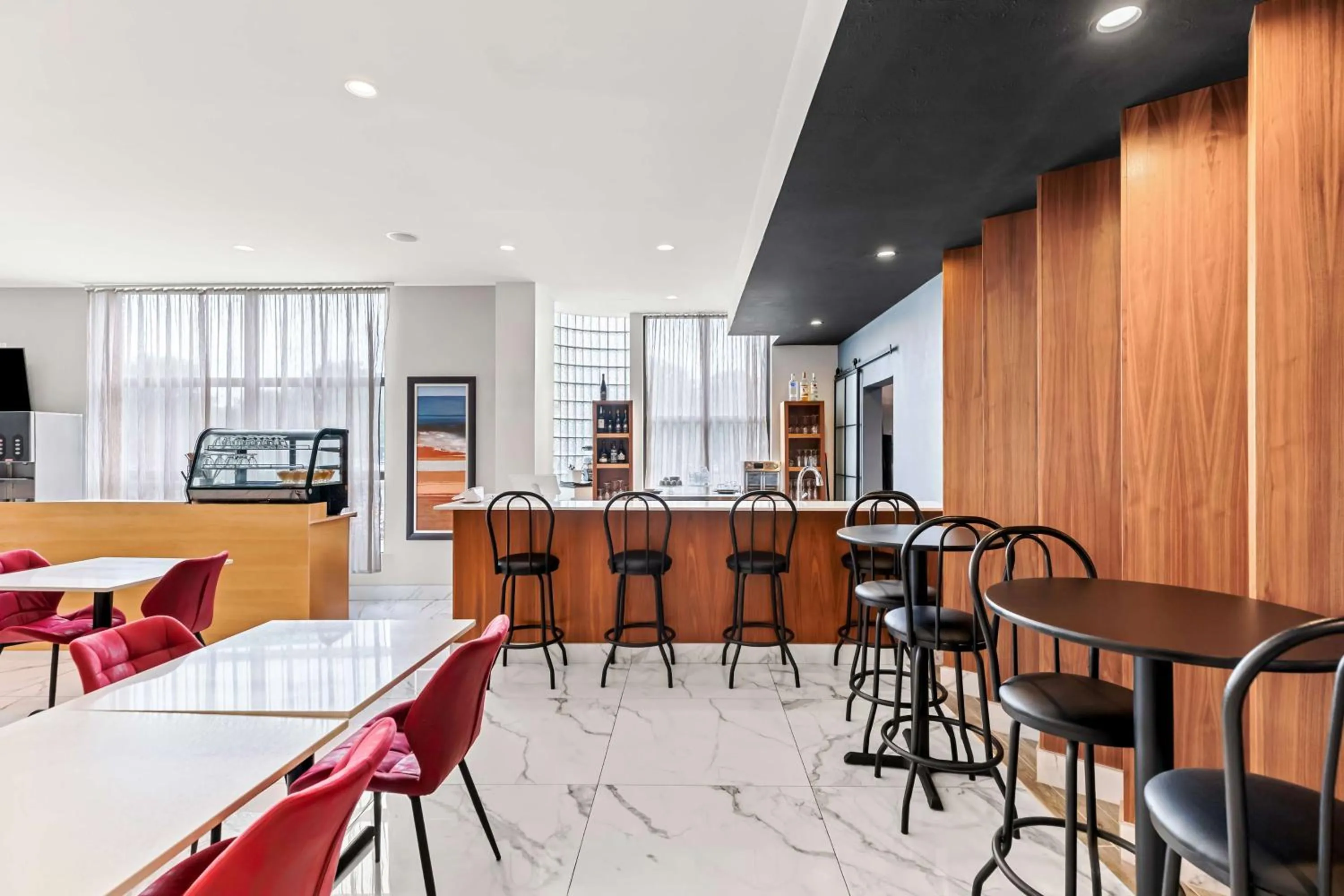 Breakfast in Best Western Plus Montreal East