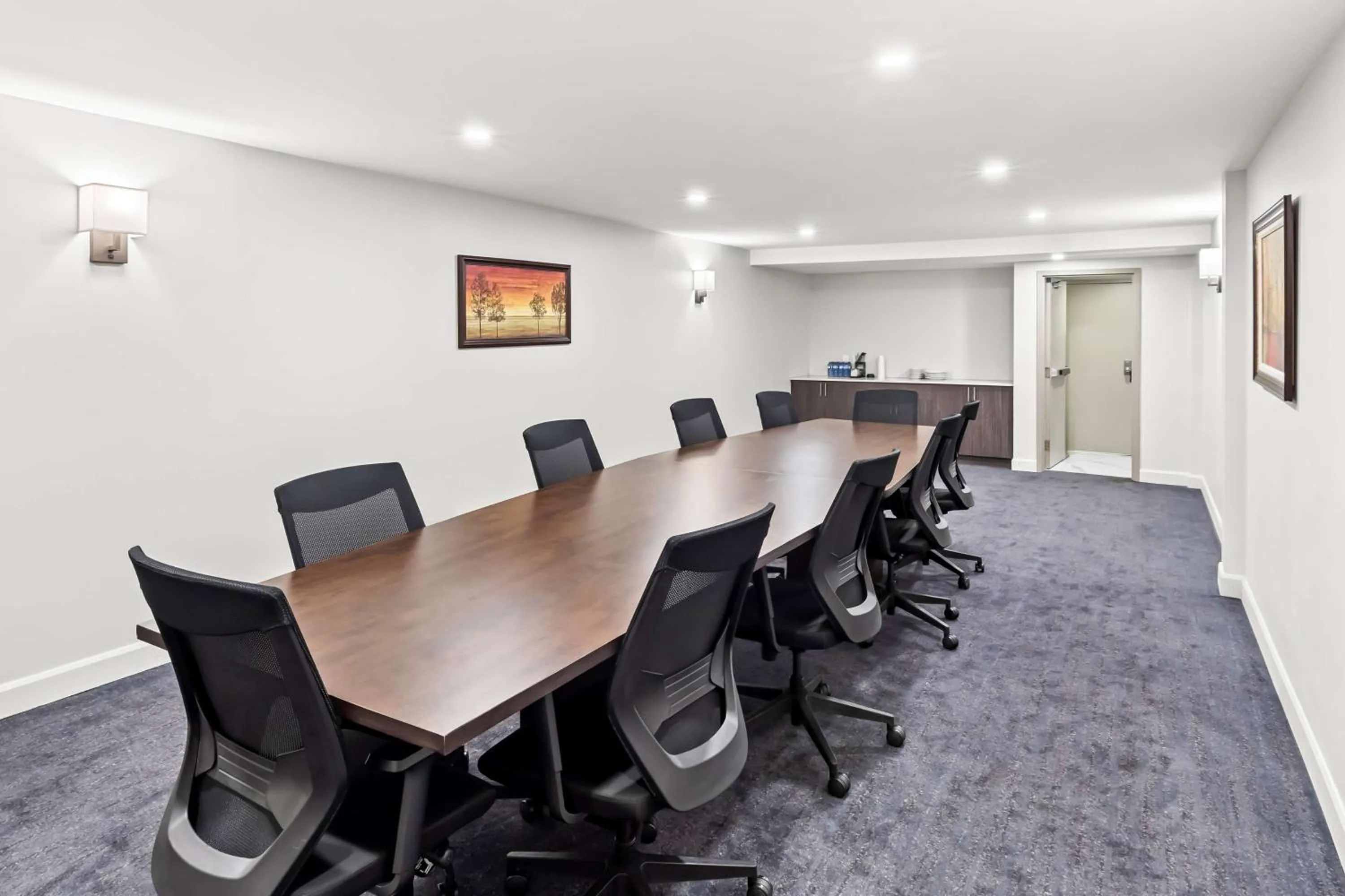 Meeting/conference room in Best Western Plus Montreal East