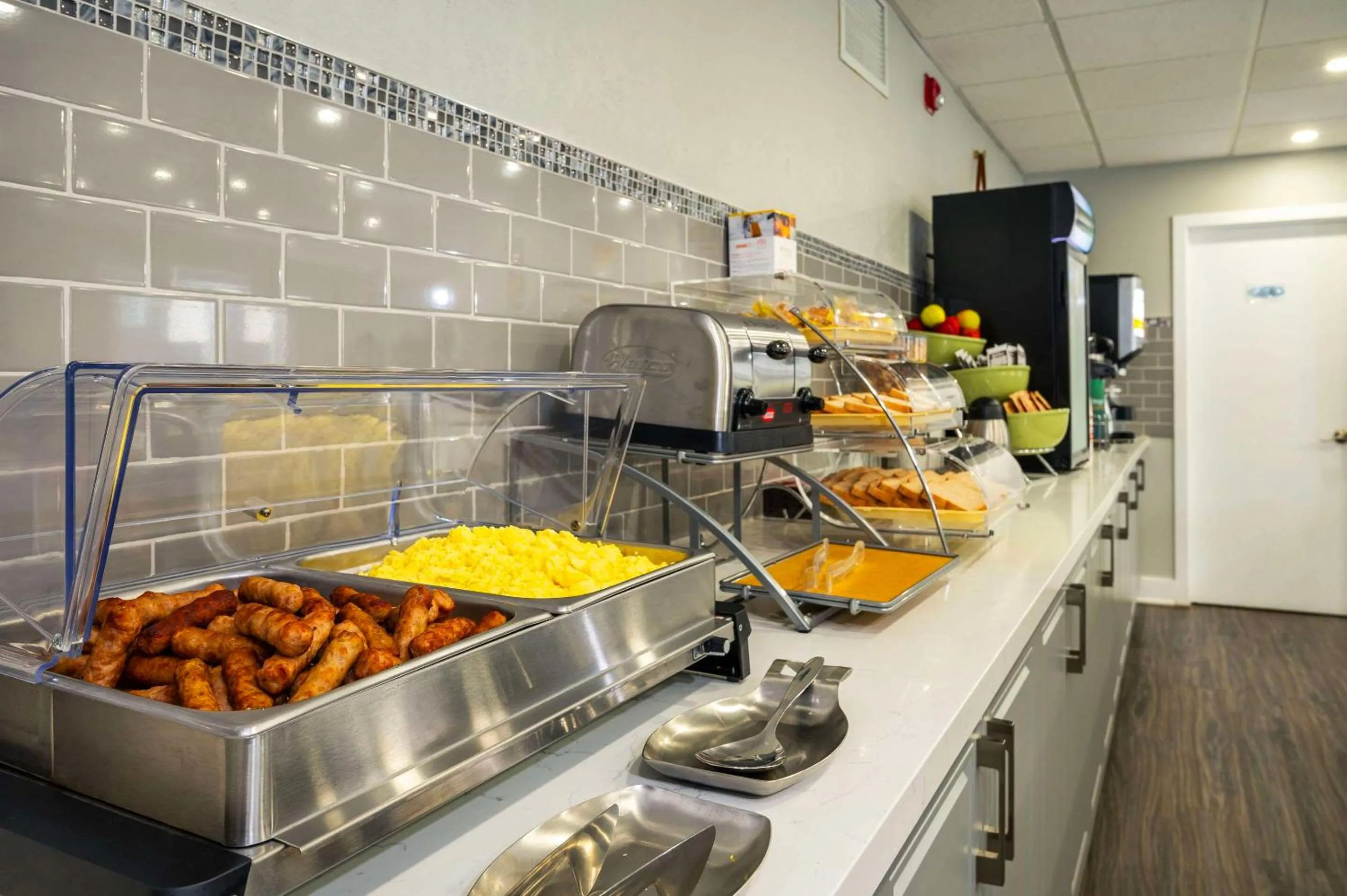 Breakfast in Quality Inn & Suites