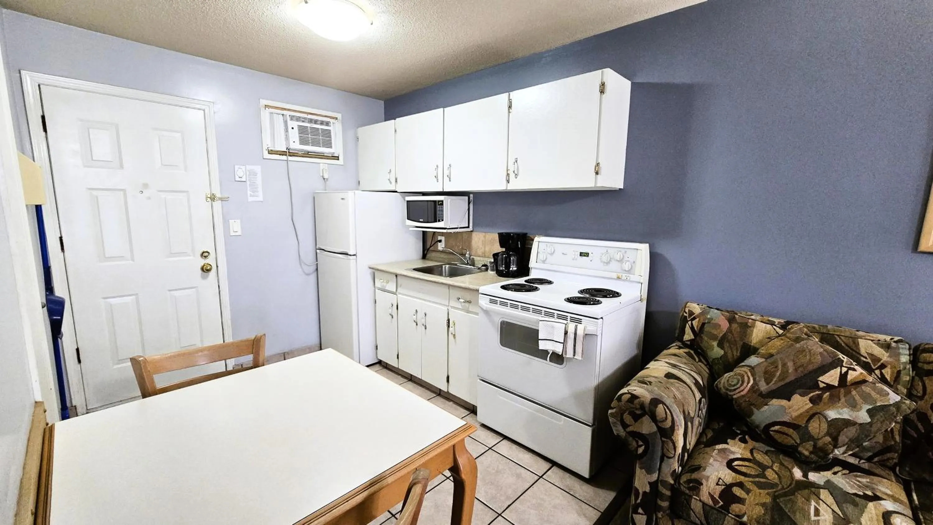 kitchen in Okanagan Seasons Resort