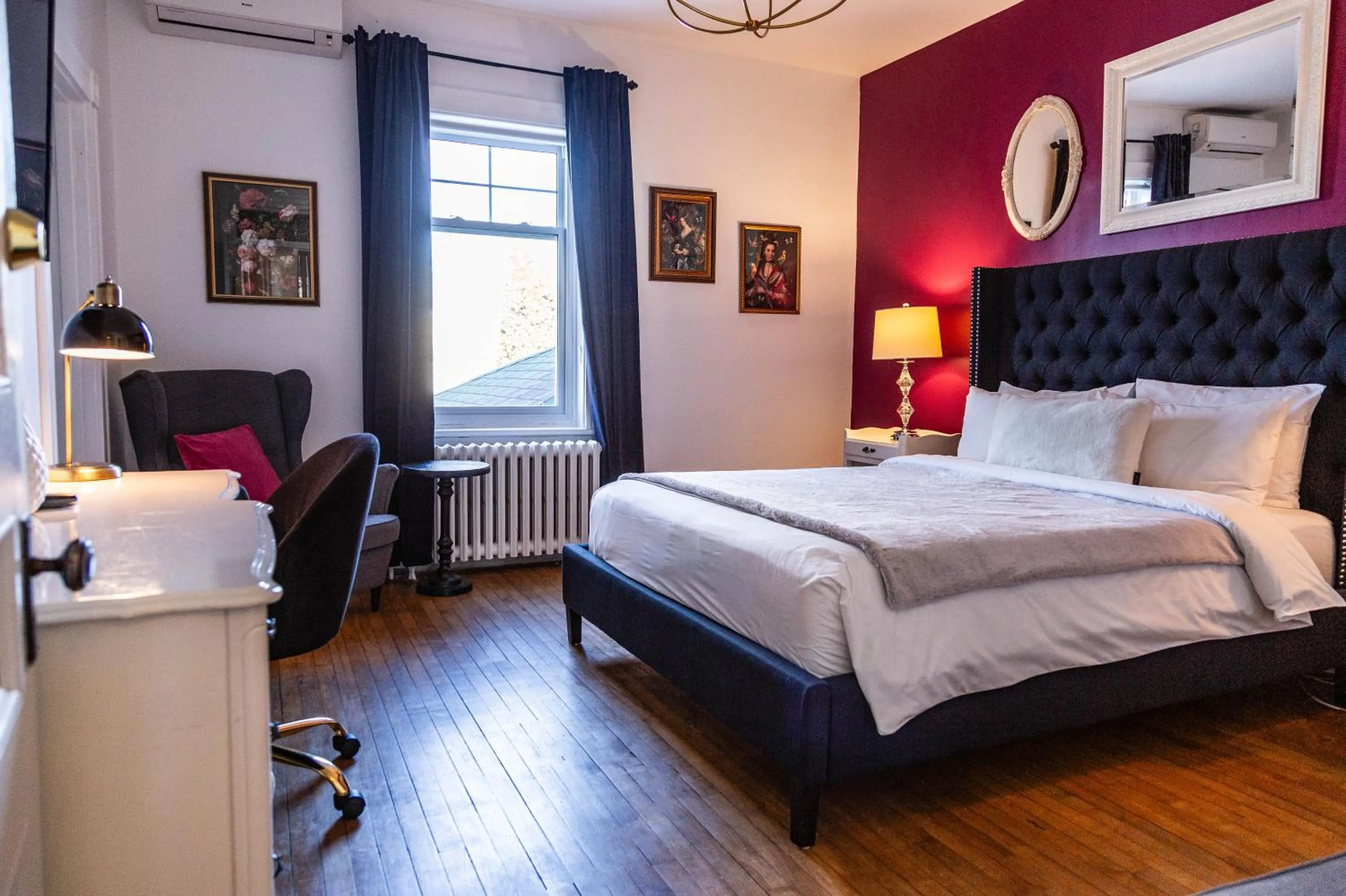 Seating area, Bed in Manoir Becancourt Hotel