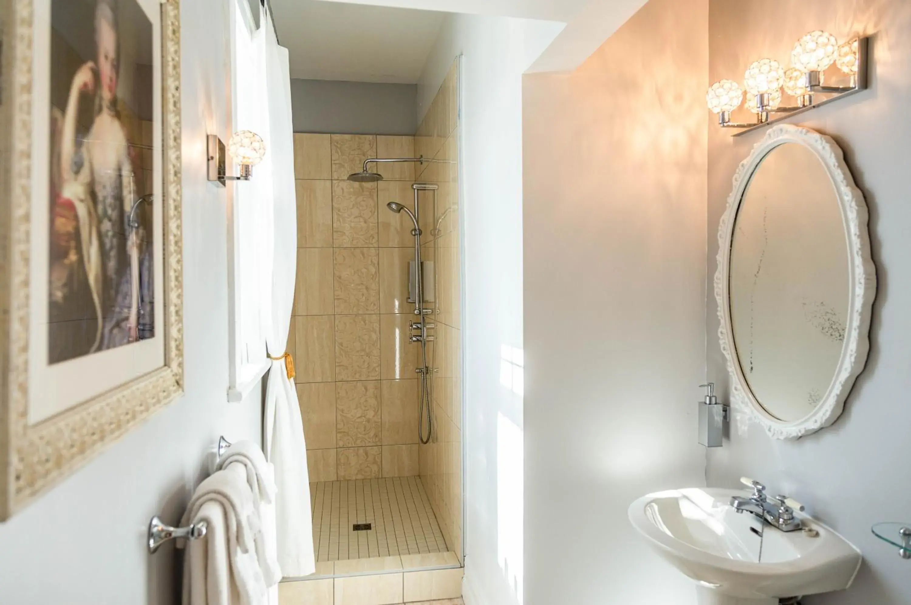 Economy Double Room in Manoir Becancourt Hotel Economy Double Room in Manoir Becancourt Hotel