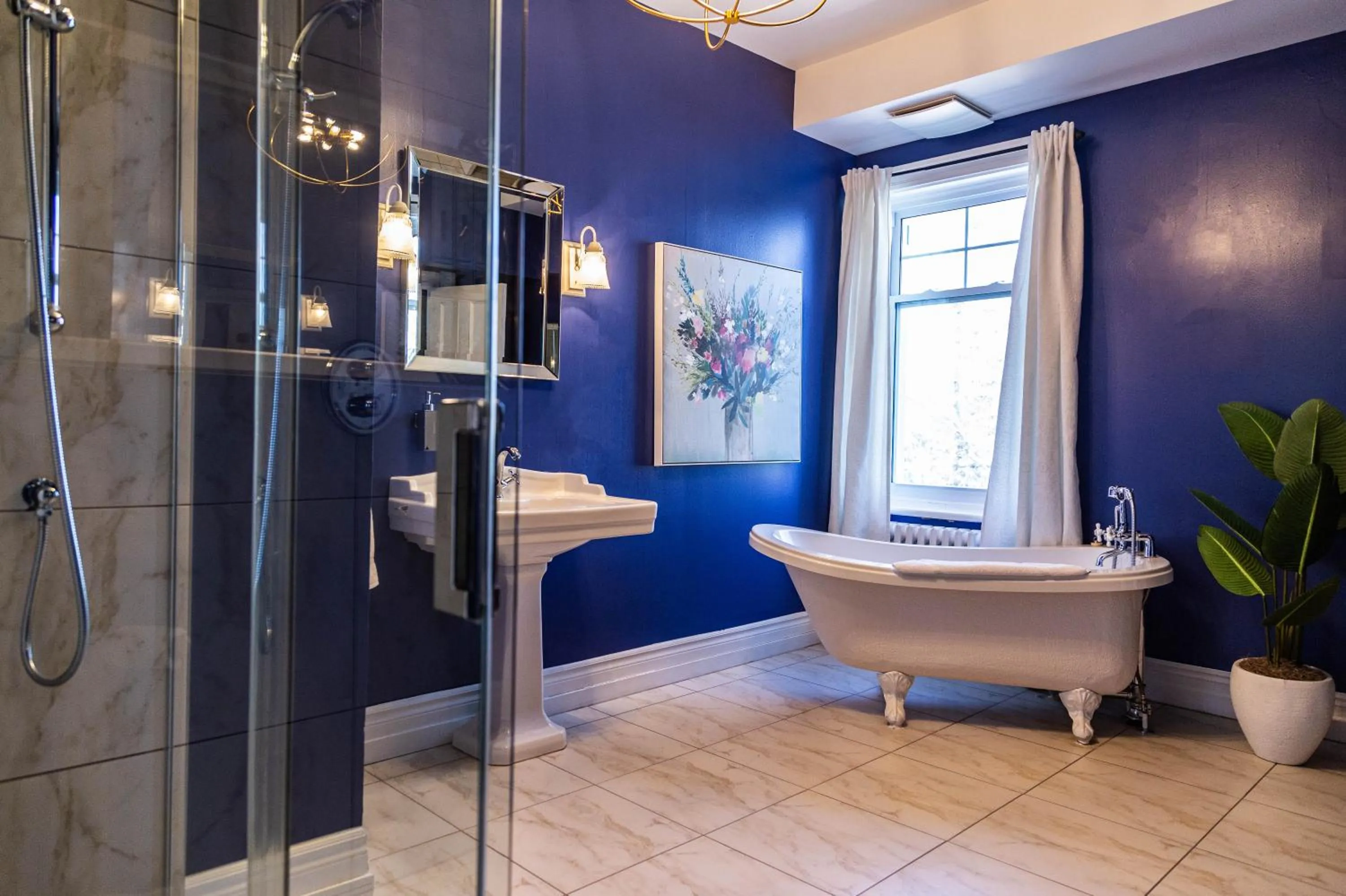 Bathroom in Manoir Becancourt Hotel