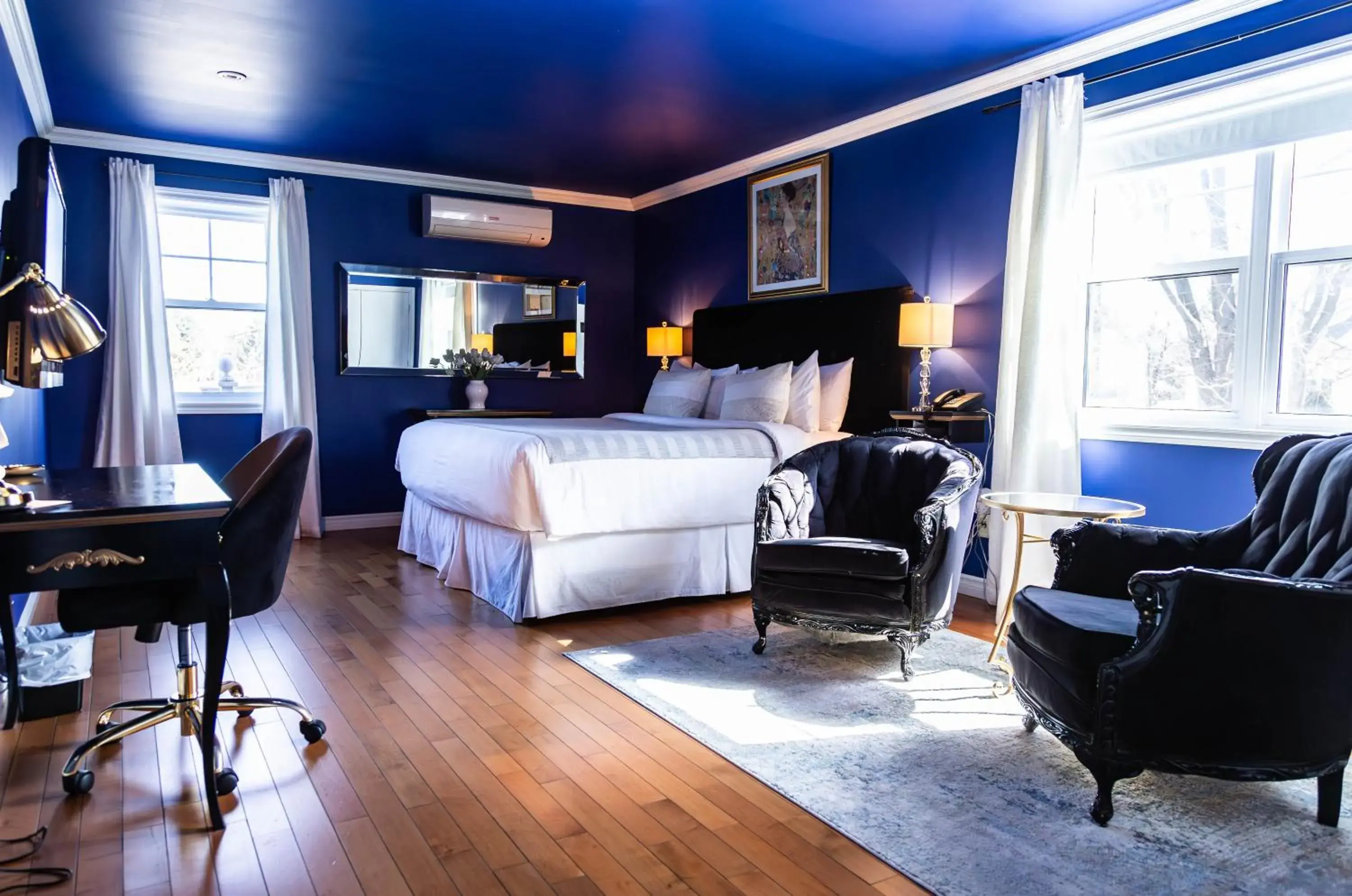 Superior King Room in Manoir Becancourt Hotel Superior King Room in Manoir Becancourt Hotel