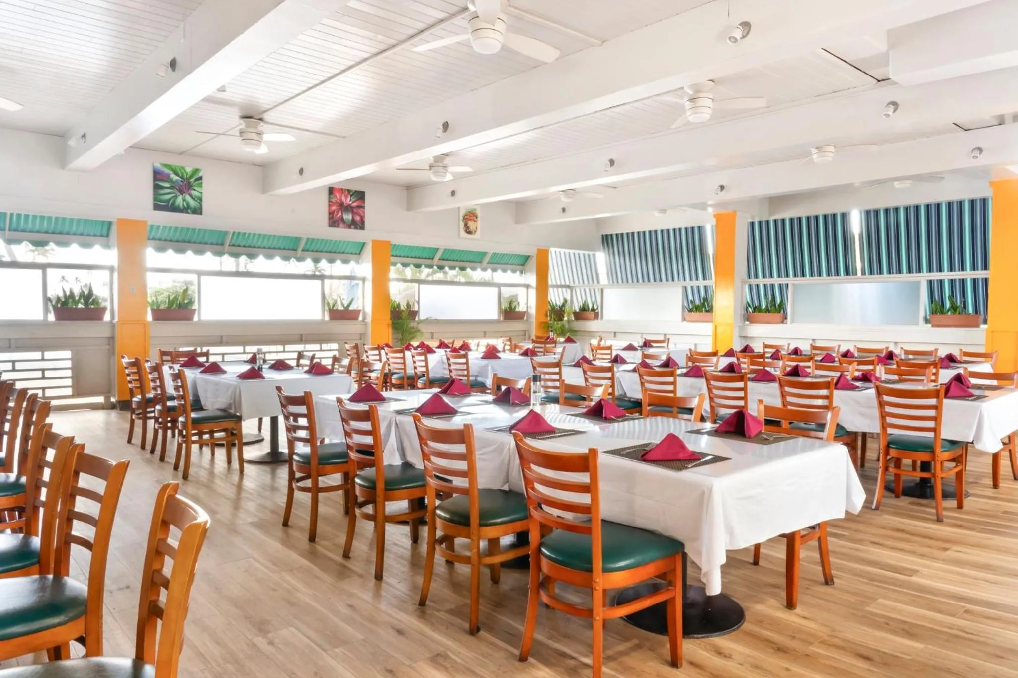 Breakfast in Maui Beach Hotel