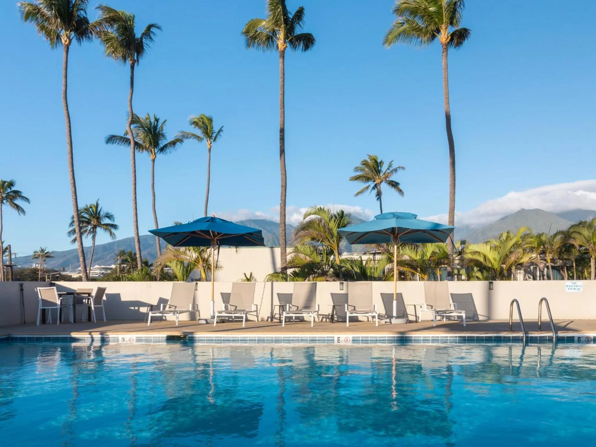 Swimming pool in Maui Beach Hotel