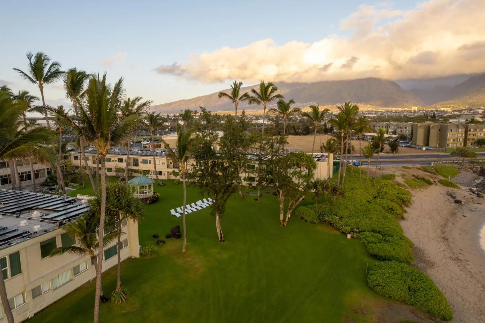 Balcony/Terrace in Maui Beach Hotel